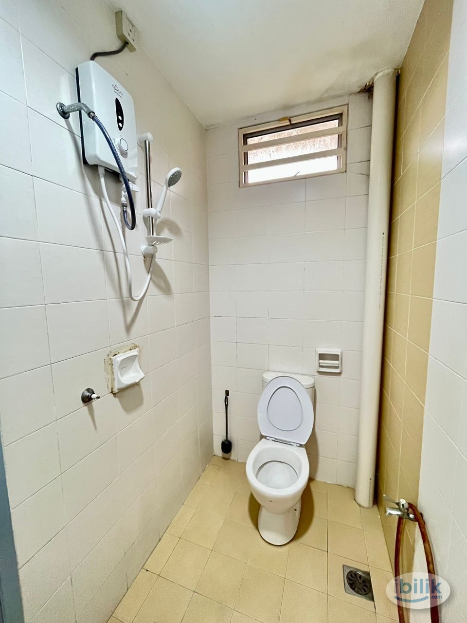 Image 4 of Middle Room at Dedaun Bungalow Village, Batu Kawan - Room rental in 