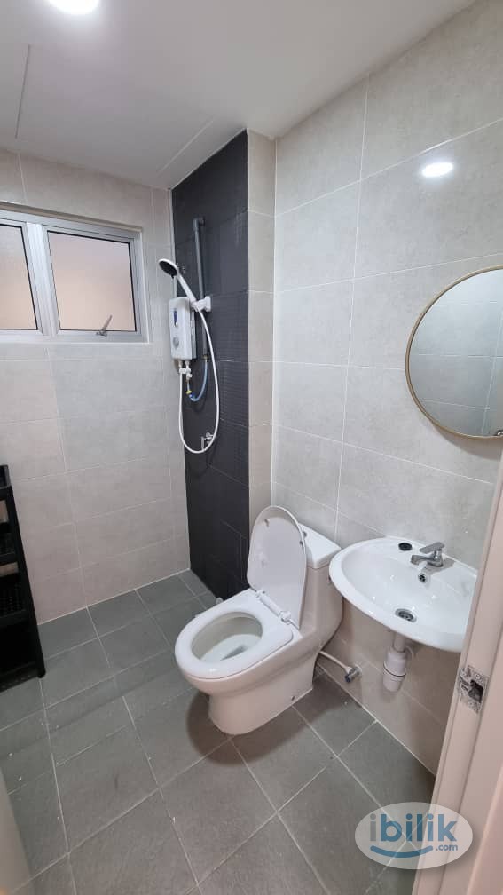 Image 3 of Middle Room at Acacia Residences, Sepang - Room rental in 