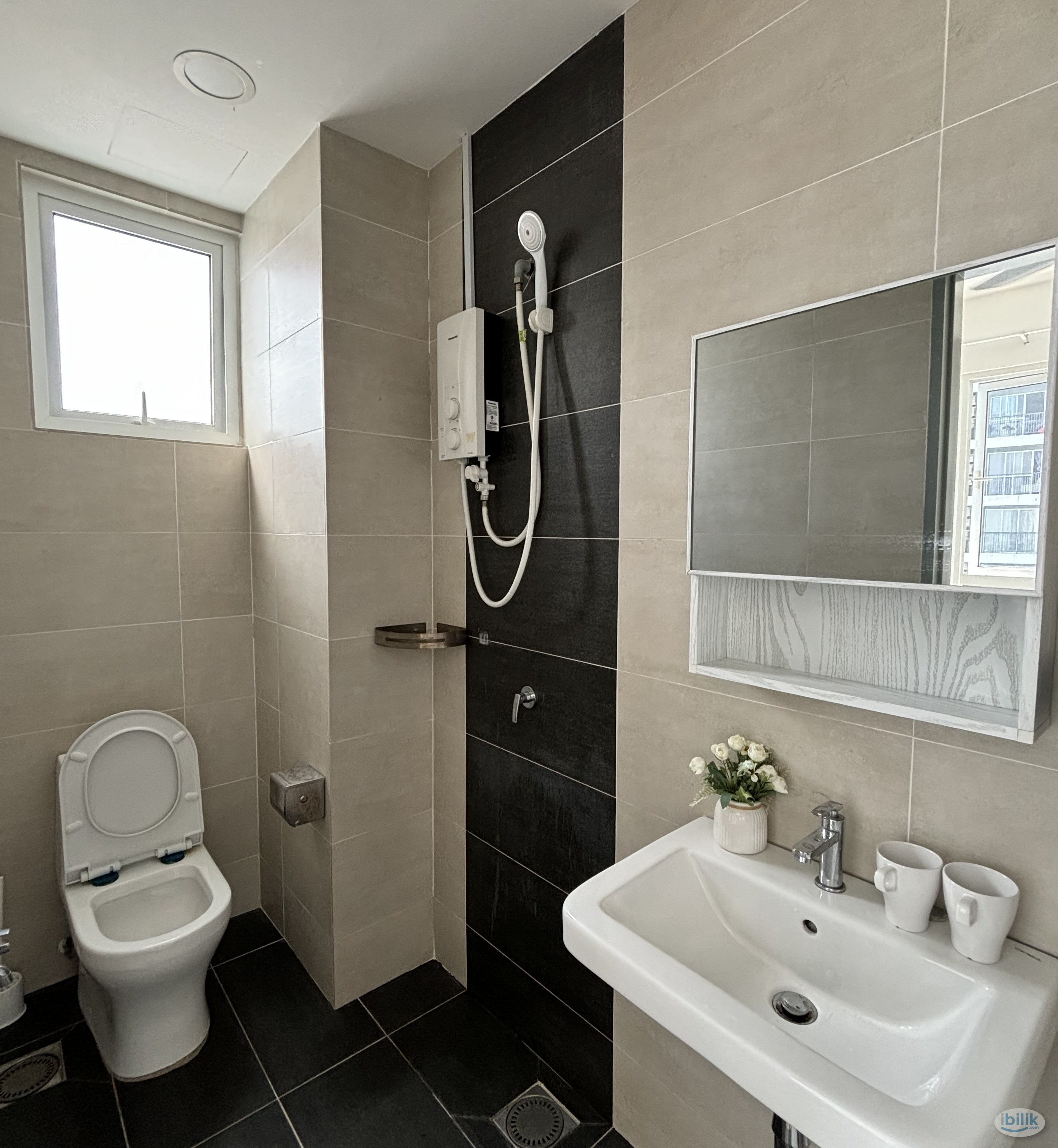 Image 2 of Middle Room at Pinnacle, Sri Petaling - Room rental in 