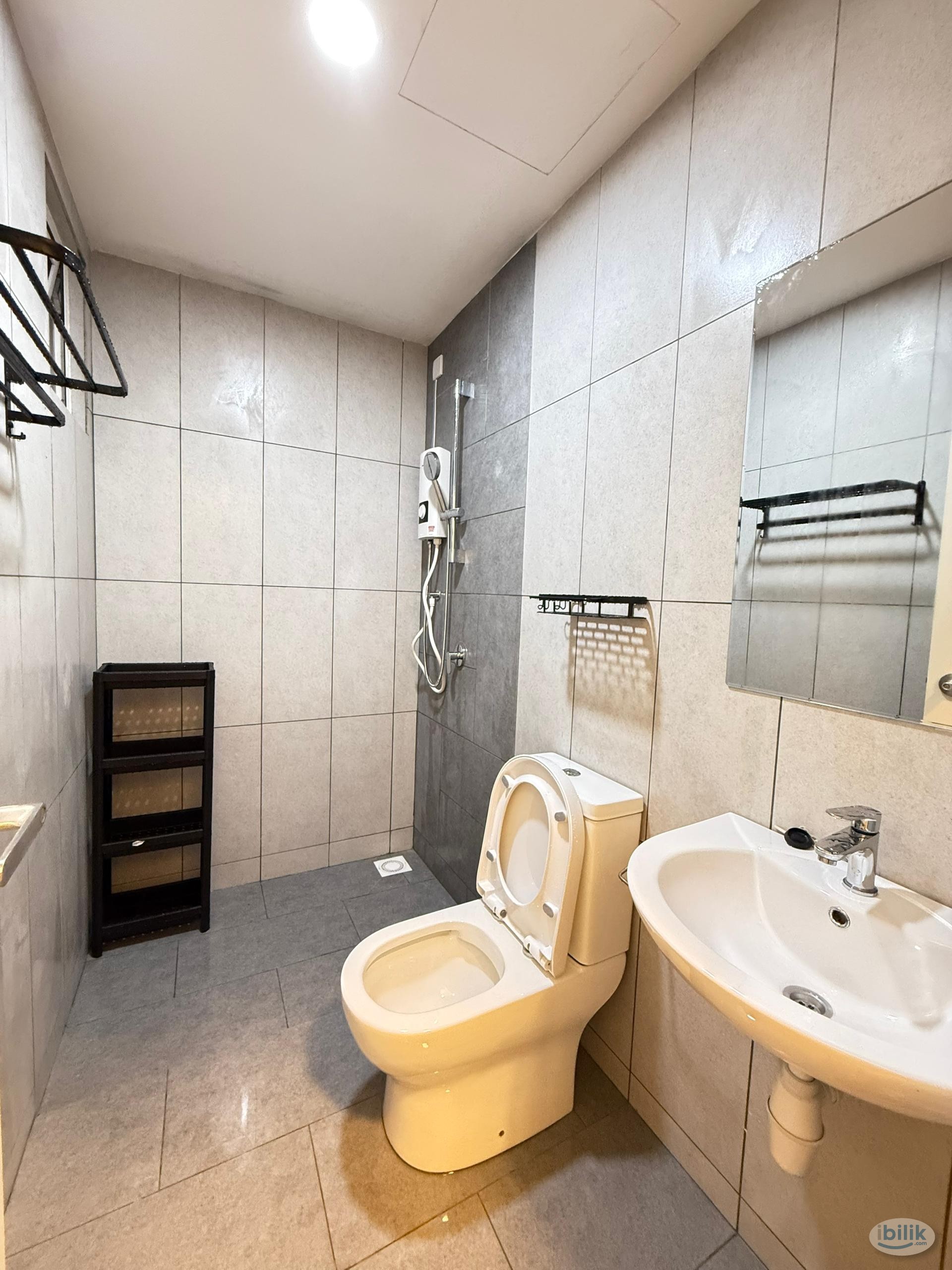 Tuan 2egacy_Small Room R3_Super Single Bed_Female Room For Rent in