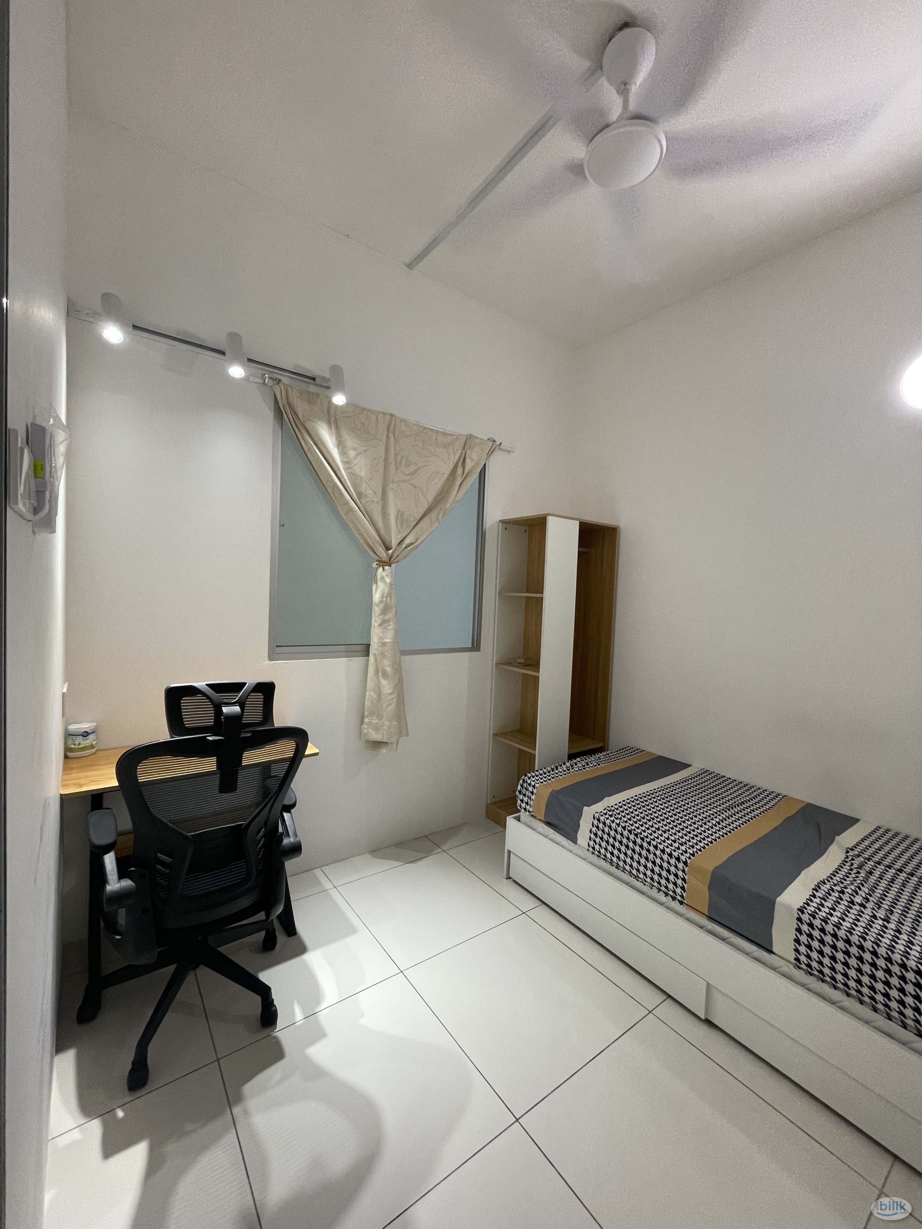 Image 1 of Single Room at Suasana @ Utropolis, Batu Kawan RM450 - Room rental in 