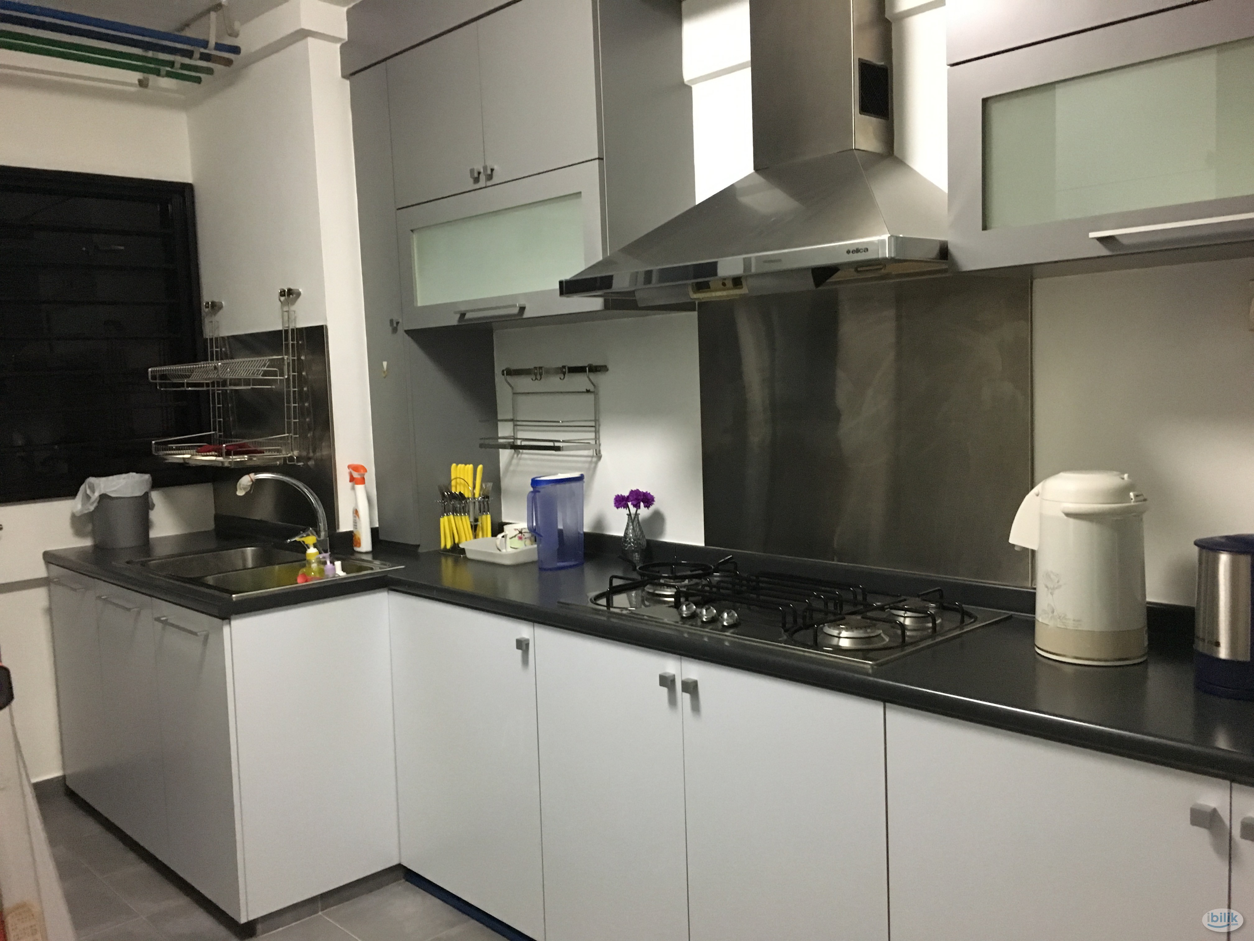 Image 3 of Middle Room at Serangoon, Singapore - Room rental in 
