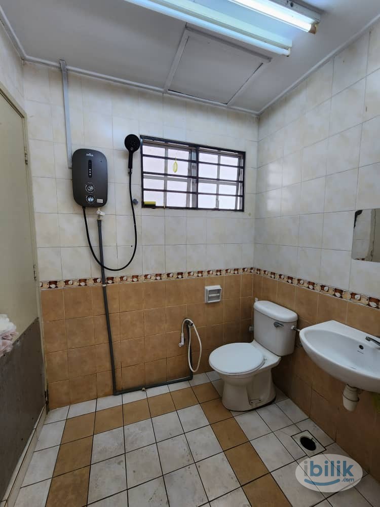 Image 2 of ZERO DEPOSIT 📣 Middle Room at Bandar Utama, Petaling Jaya - Room rental in 