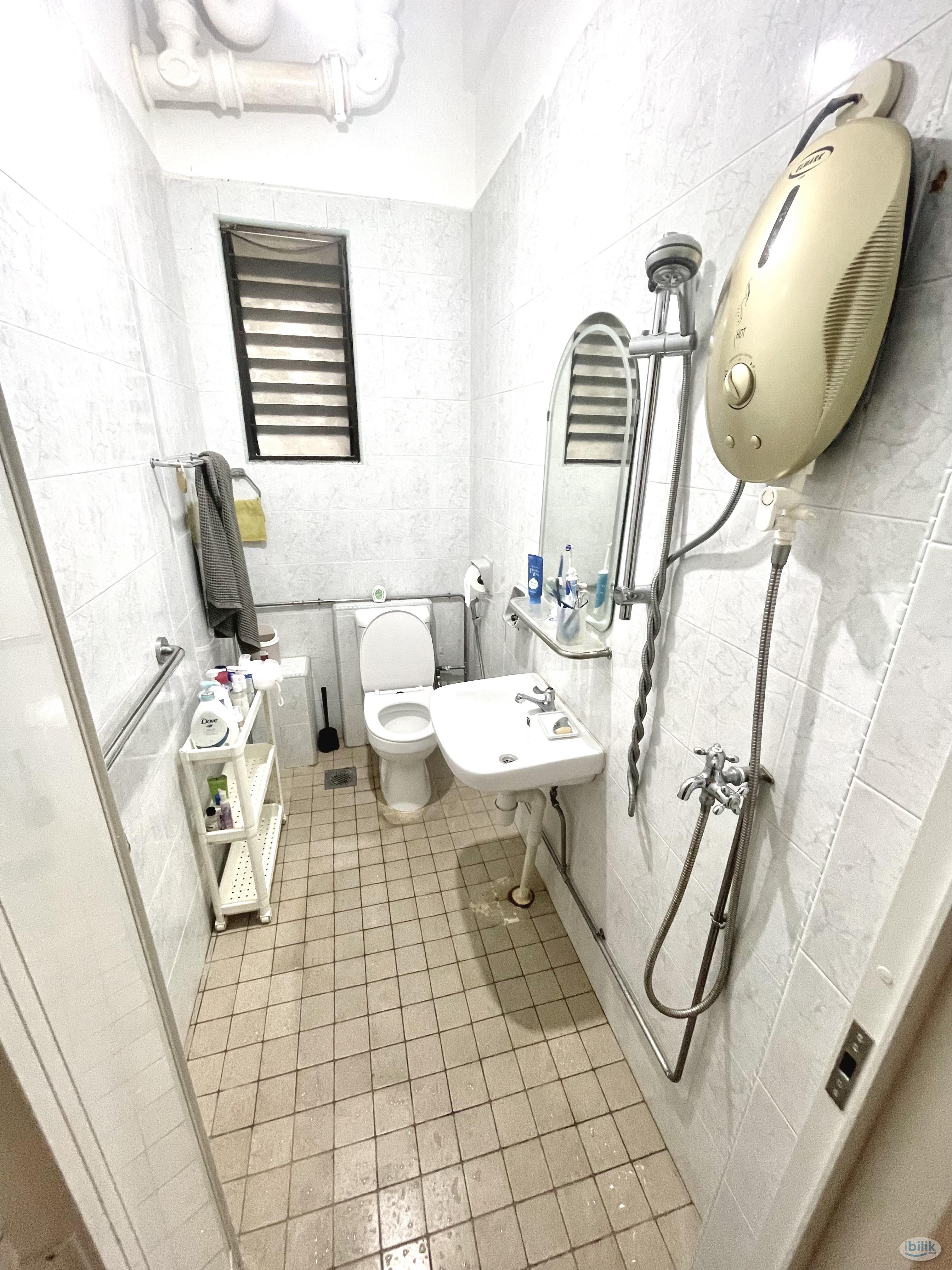 Image 5 of 🏠 Rare Joo Chiat Room for Rent - Home for Creatives & Founders - Room rental in 