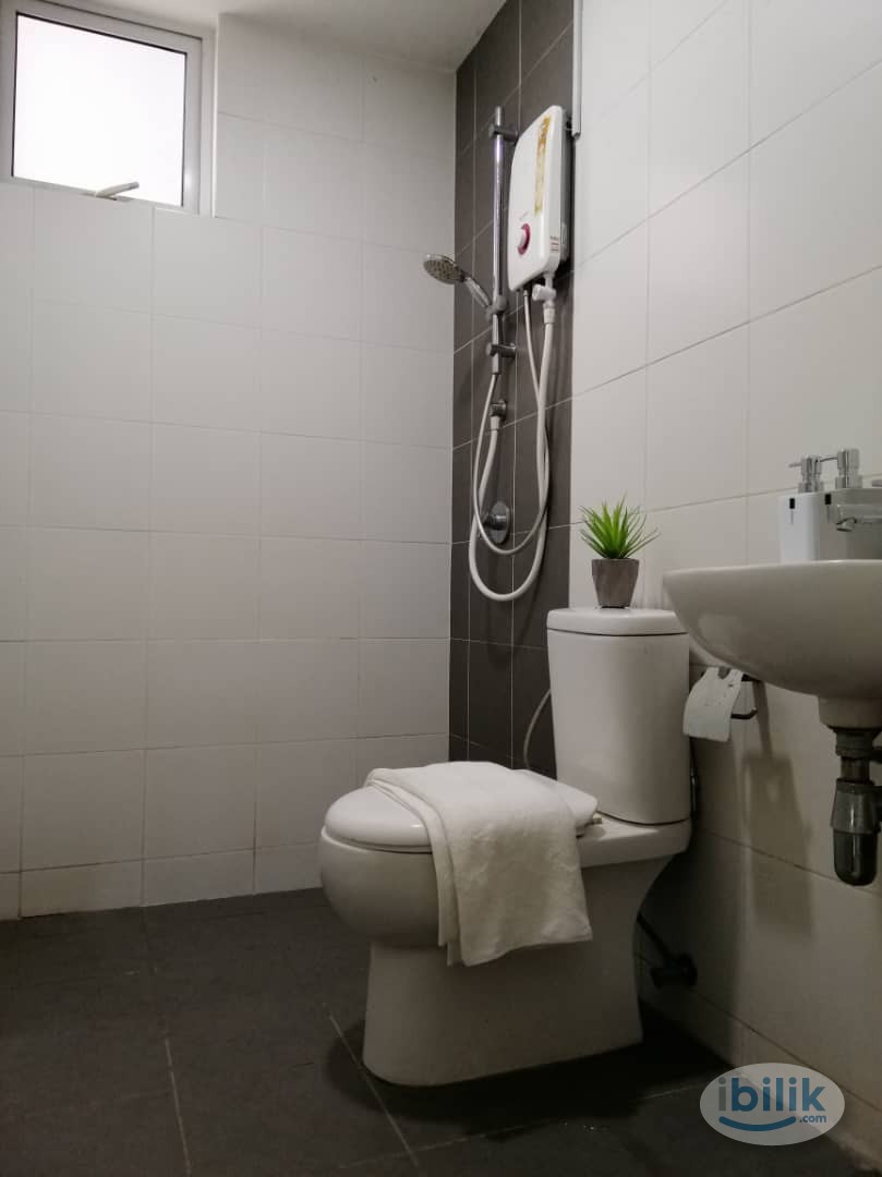 Image 2 of Middle Room with Fans only at Pacific Place, Ara Damansara`` - Room rental in 
