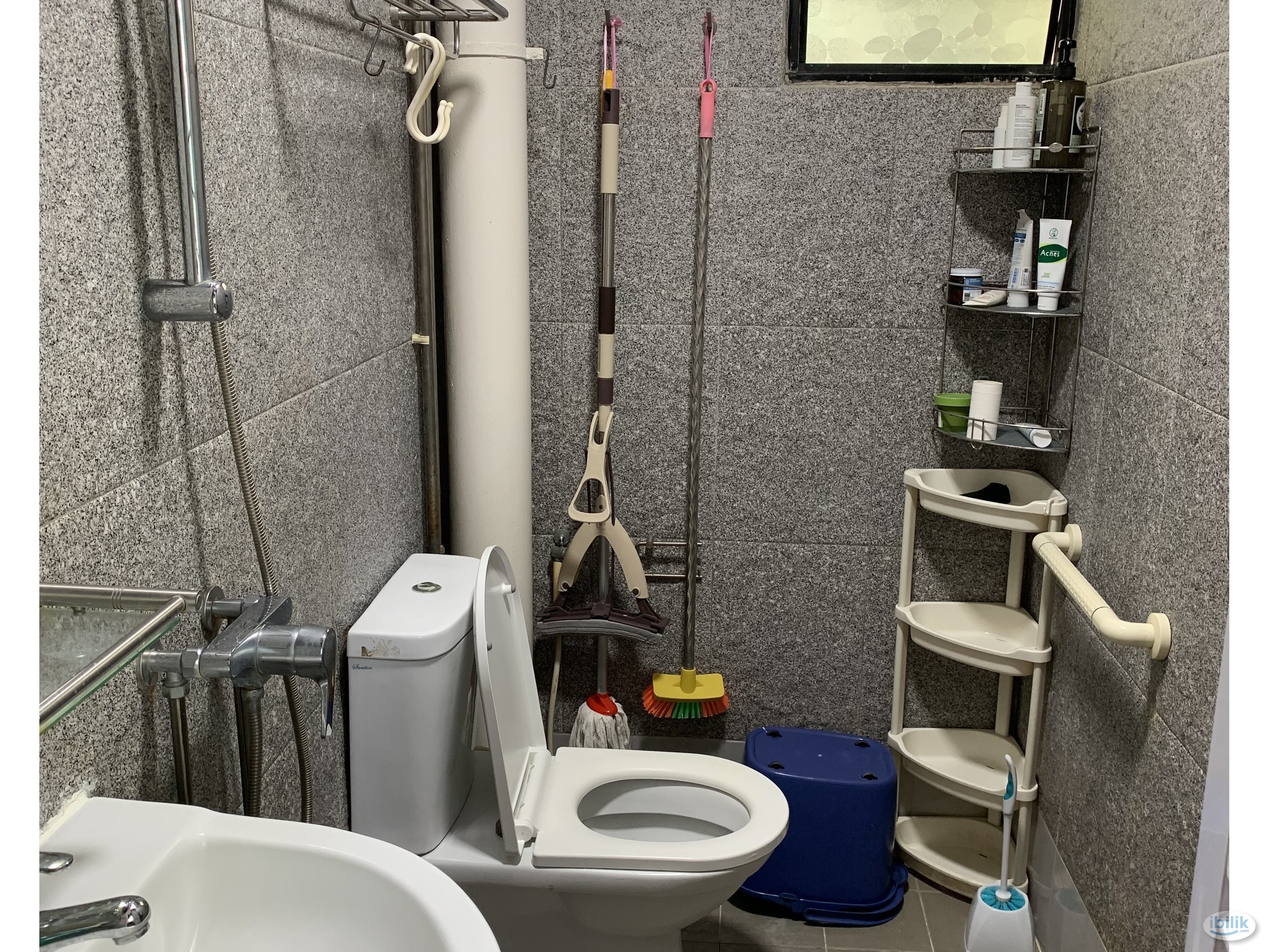 Image 5 of Middle Room at Serangoon, Singapore - Room rental in 