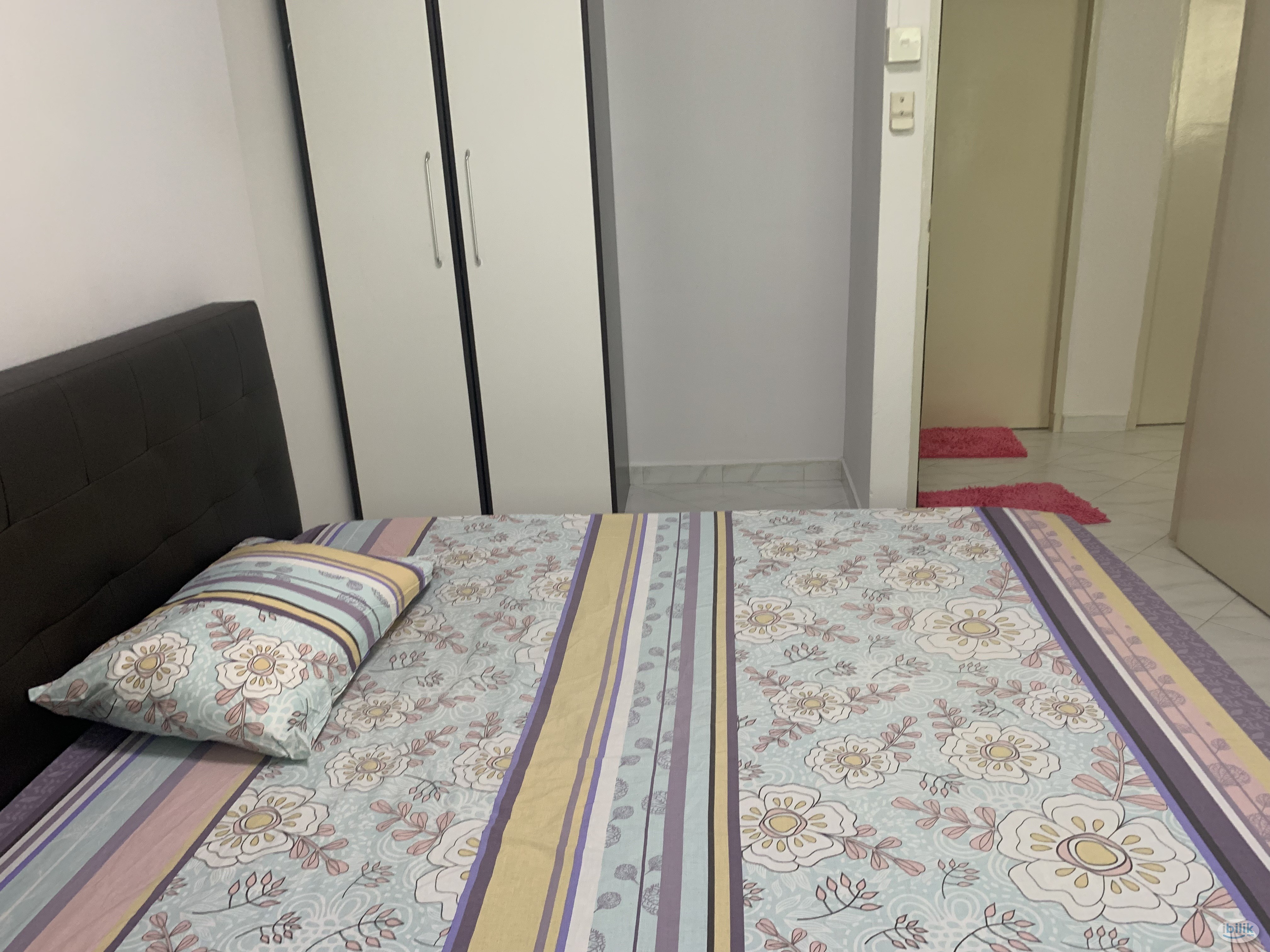 Image 2 of Middle Room at Serangoon, Singapore - Room rental in 