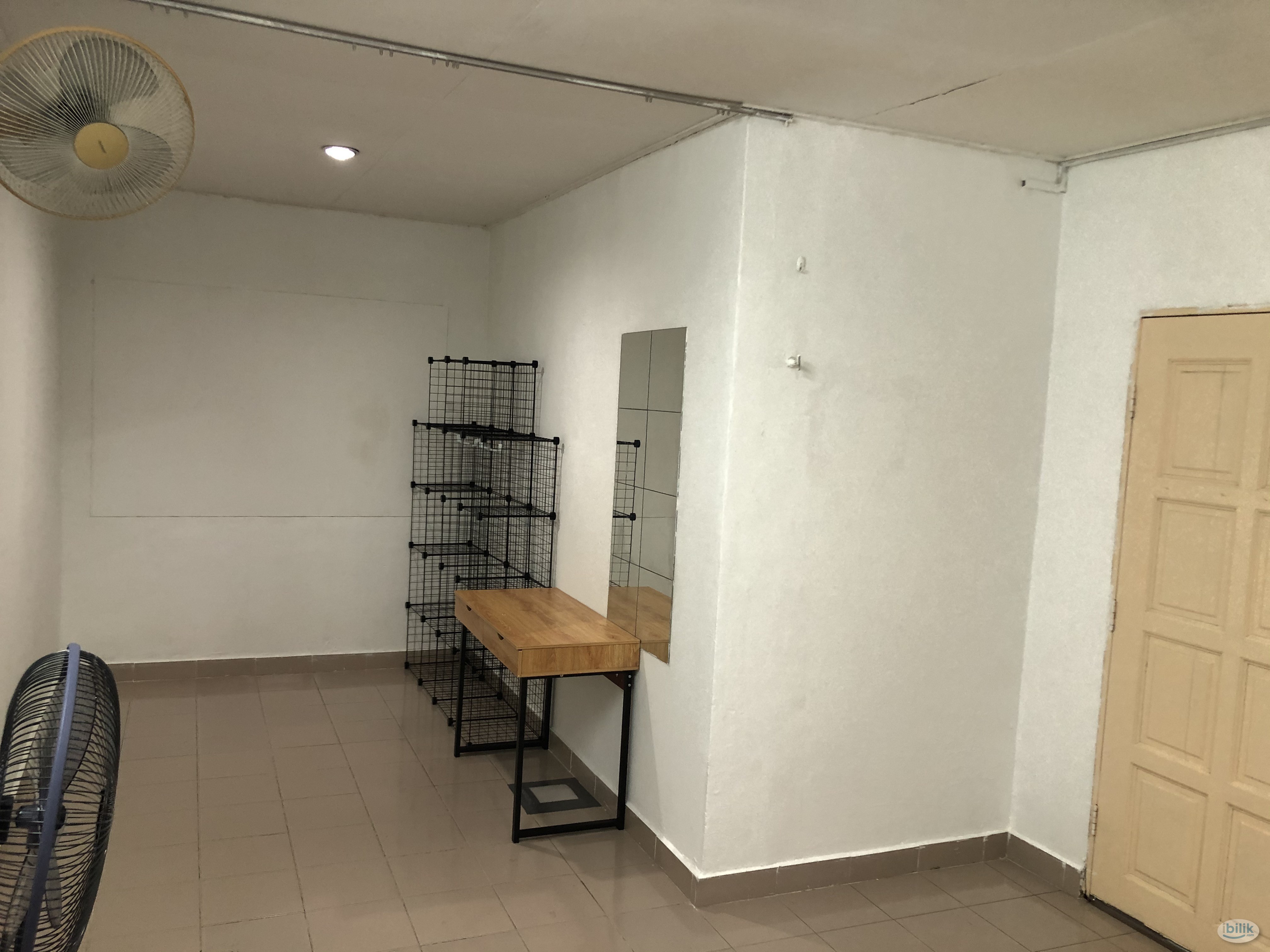 Image 2 of Large, Comfy, Super Convenient Location, Middle Room at Jln Limau Manis, Bangsar, KL - Room rental in 