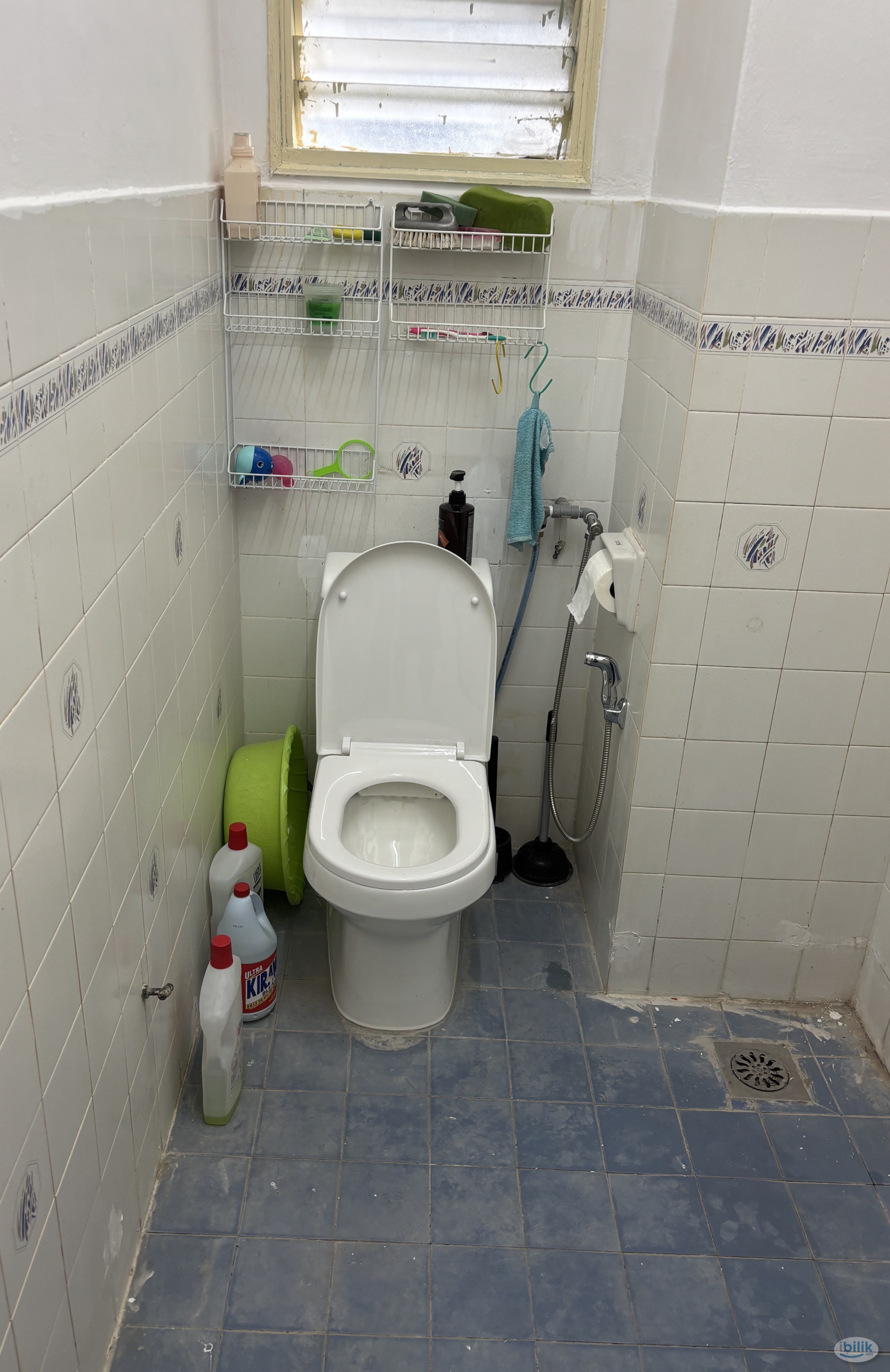 Image 2 of Middle room (near MRT) bukit pandan 1 - Room rental in 