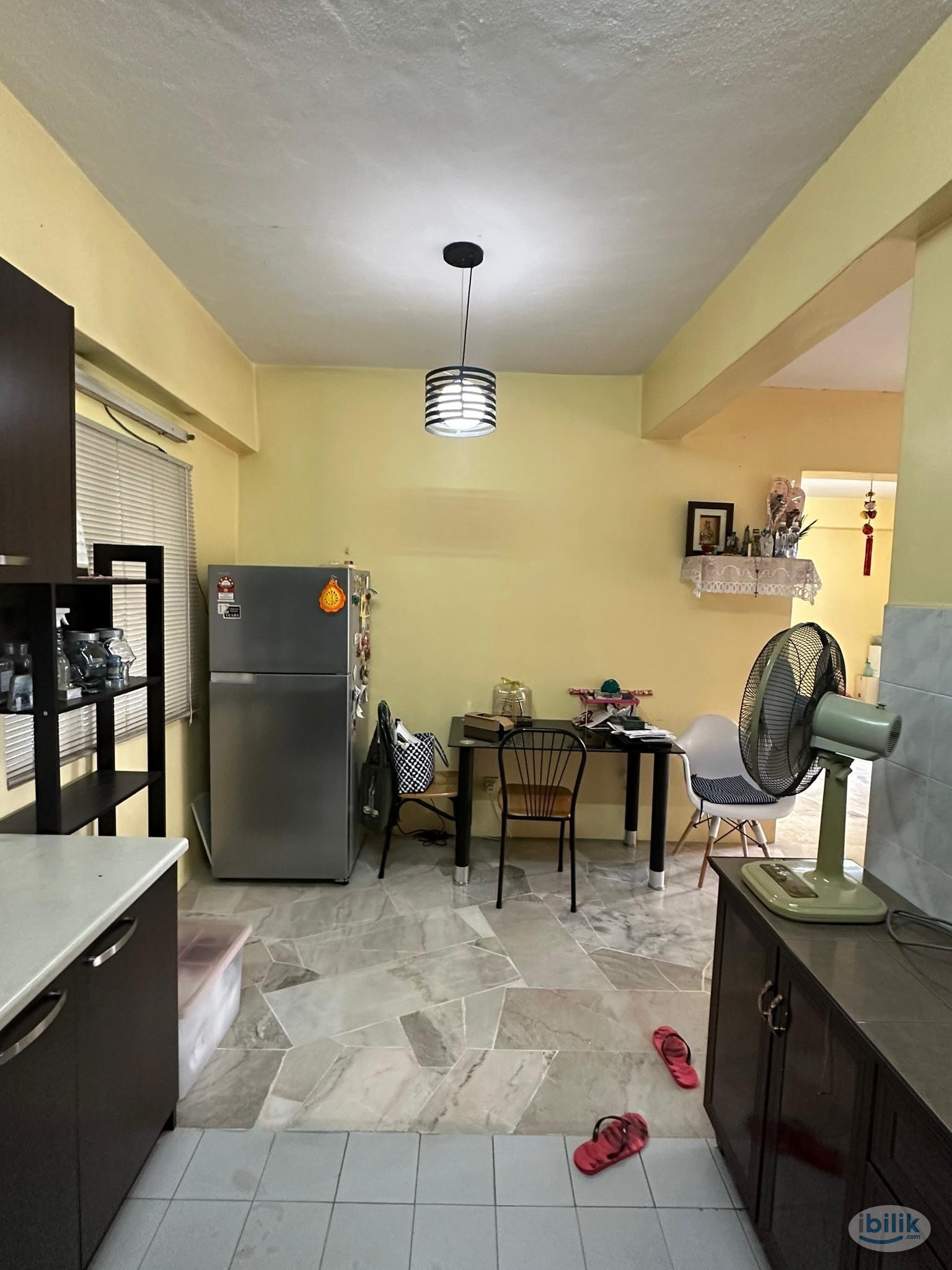 Image 3 of Middle room (near MRT) bukit pandan 1 - Room rental in 