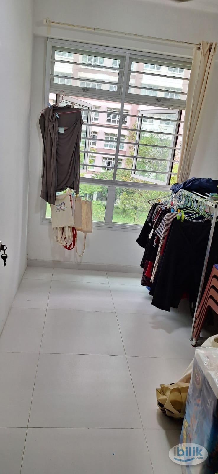 Image 1 of Single Room at Bukit Batok, Singapore - Room rental in 