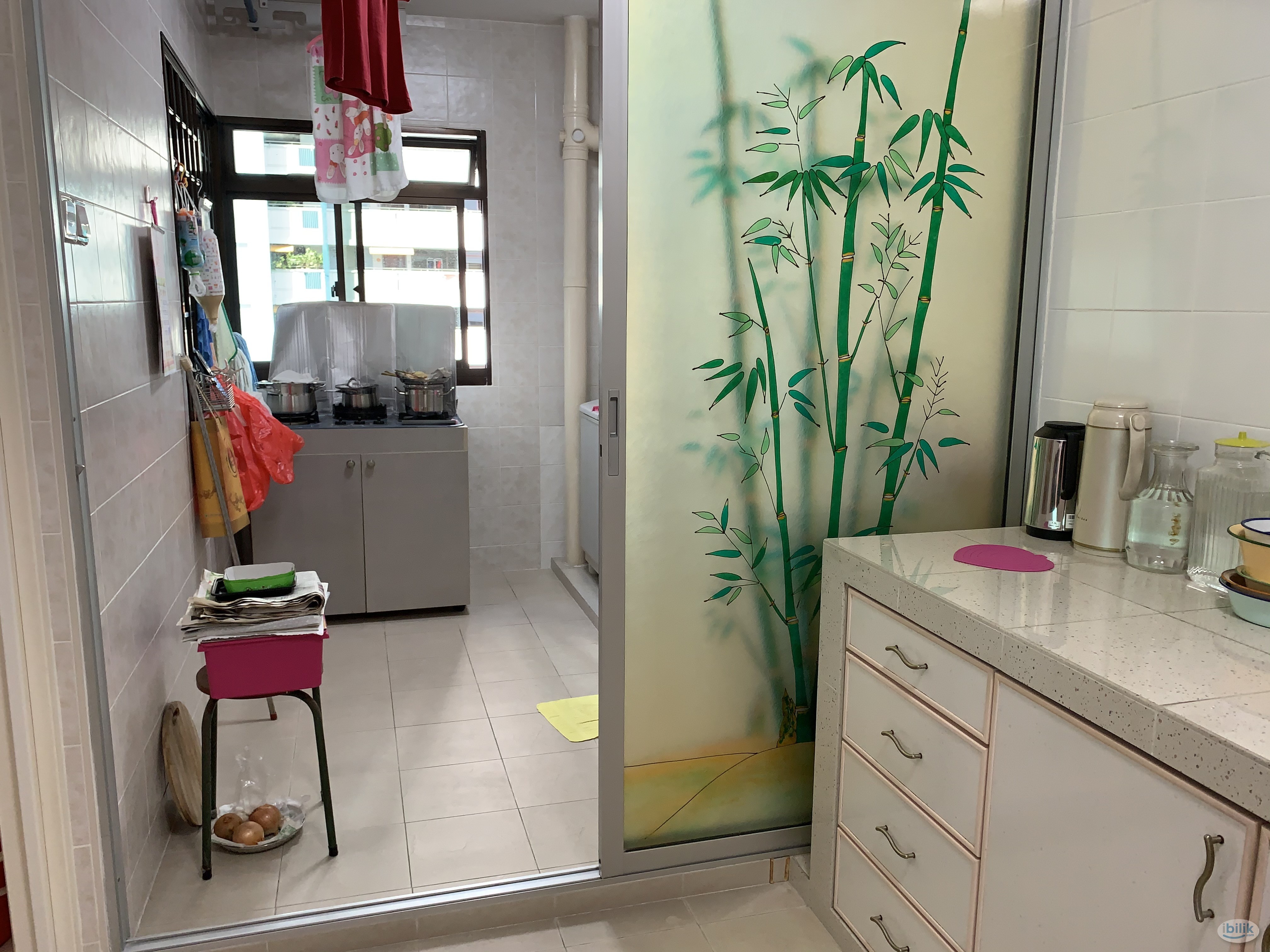 Image 5 of Middle Room at Tiong Bahru, Central Area - Room rental in 