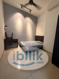 Room Rental in Subang Jaya - Middle Room Just 5 Minutes Walking To Brt Station @ Impian Meridian Usj 1