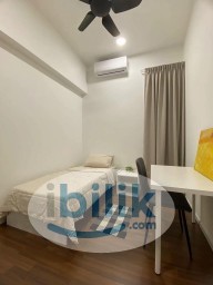 Room Rental in Kuala Lumpur - 100m to MRT Sunway Velocity 🚆2 stop to Pavilion | 3 stop to TRX ✅ Free weekly cleaning service