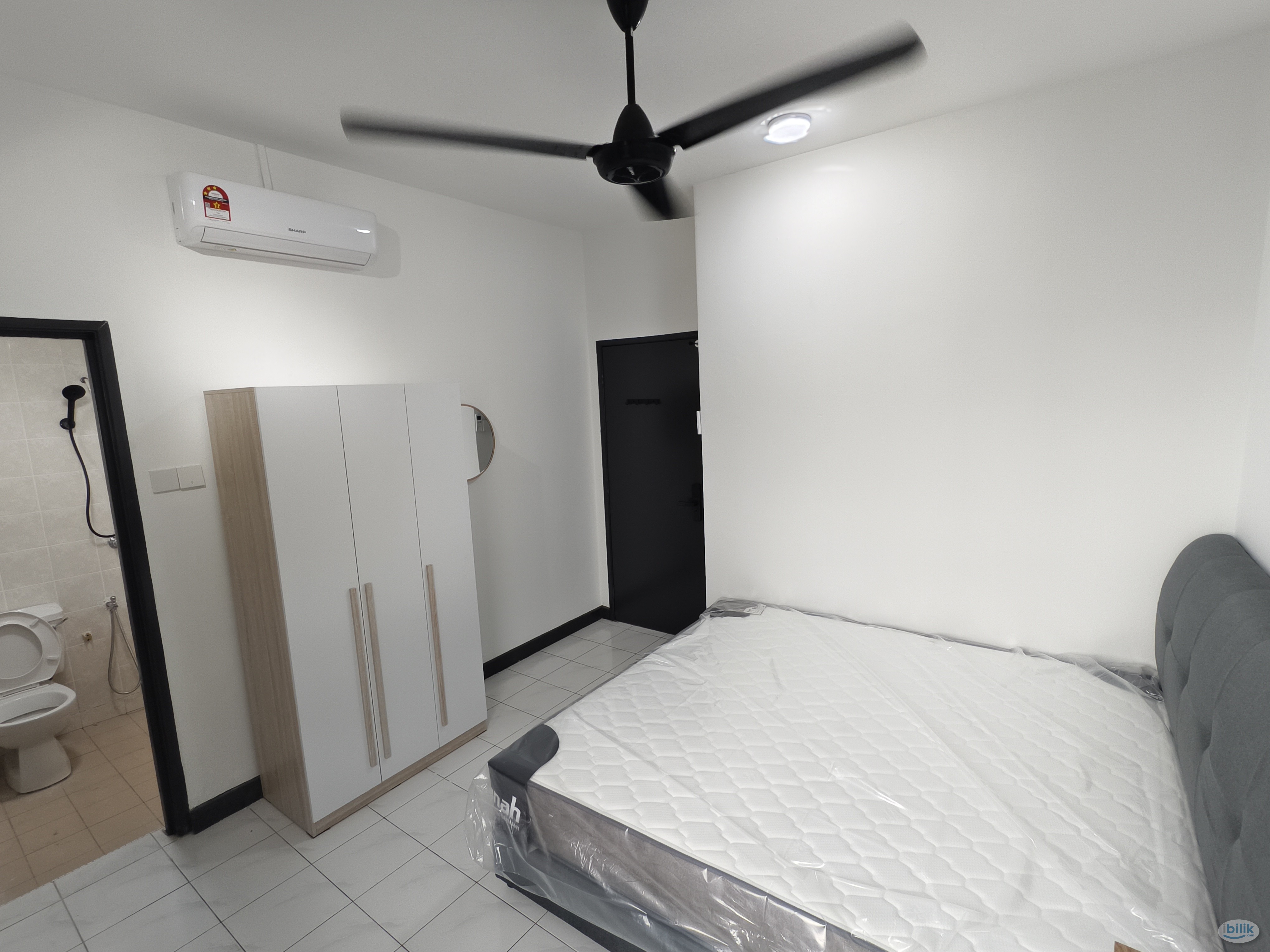 Image 2 of 😍Free Utilities & Wi-Fi😍 PJ @D'aman Crimson   -Master Bedroom For RENT! - Room rental in 