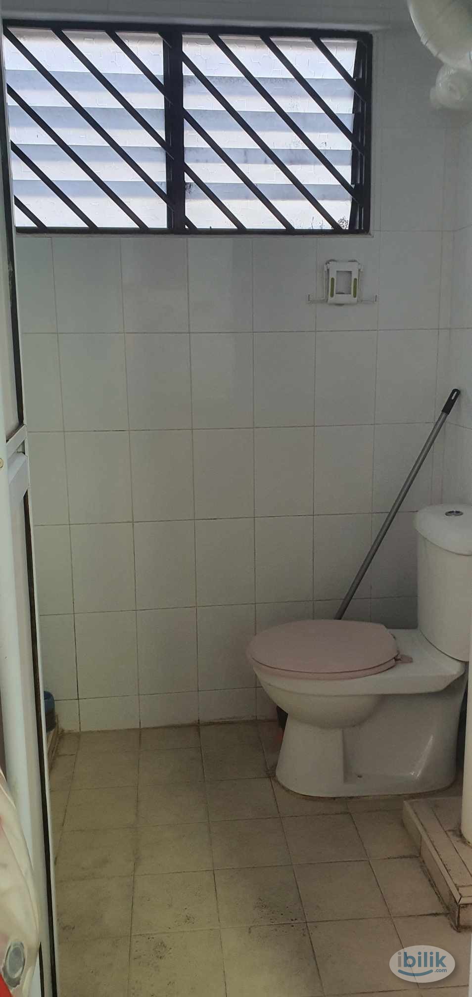 Image 5 of HDB Common room for long-term rent - Room rental in 