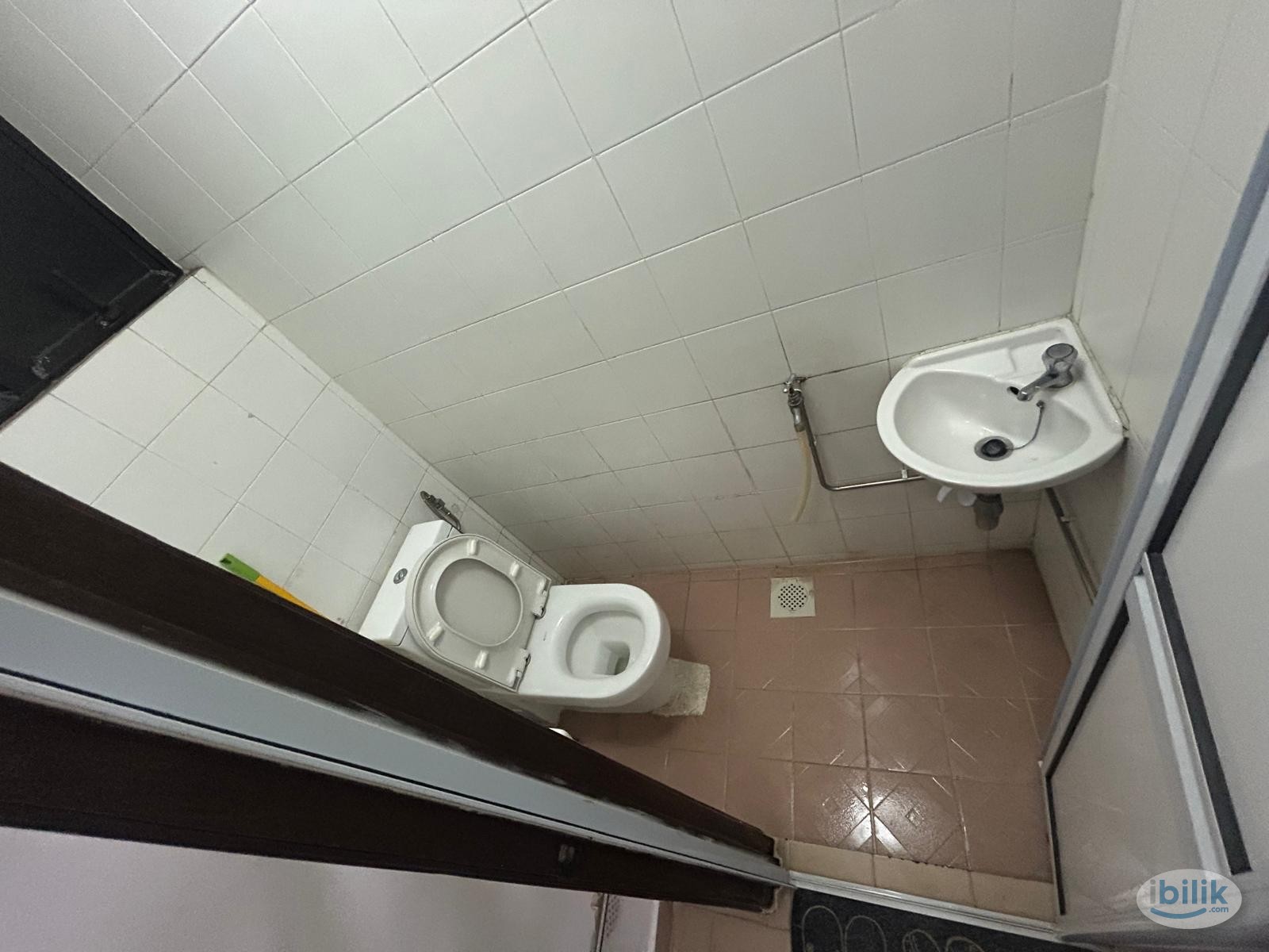 Image 5 of Middle Room at Boon Teck View, Balestier - Room rental in 