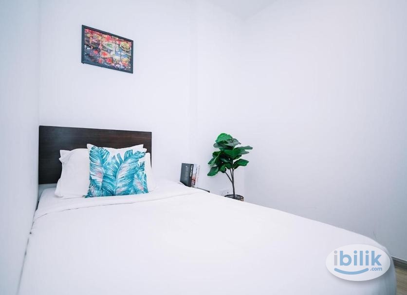 Image 2 of Middle Room at Adya - Room rental in 