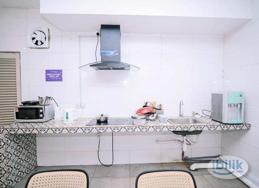 Image 3 of Middle Room at Adya - Room rental in 