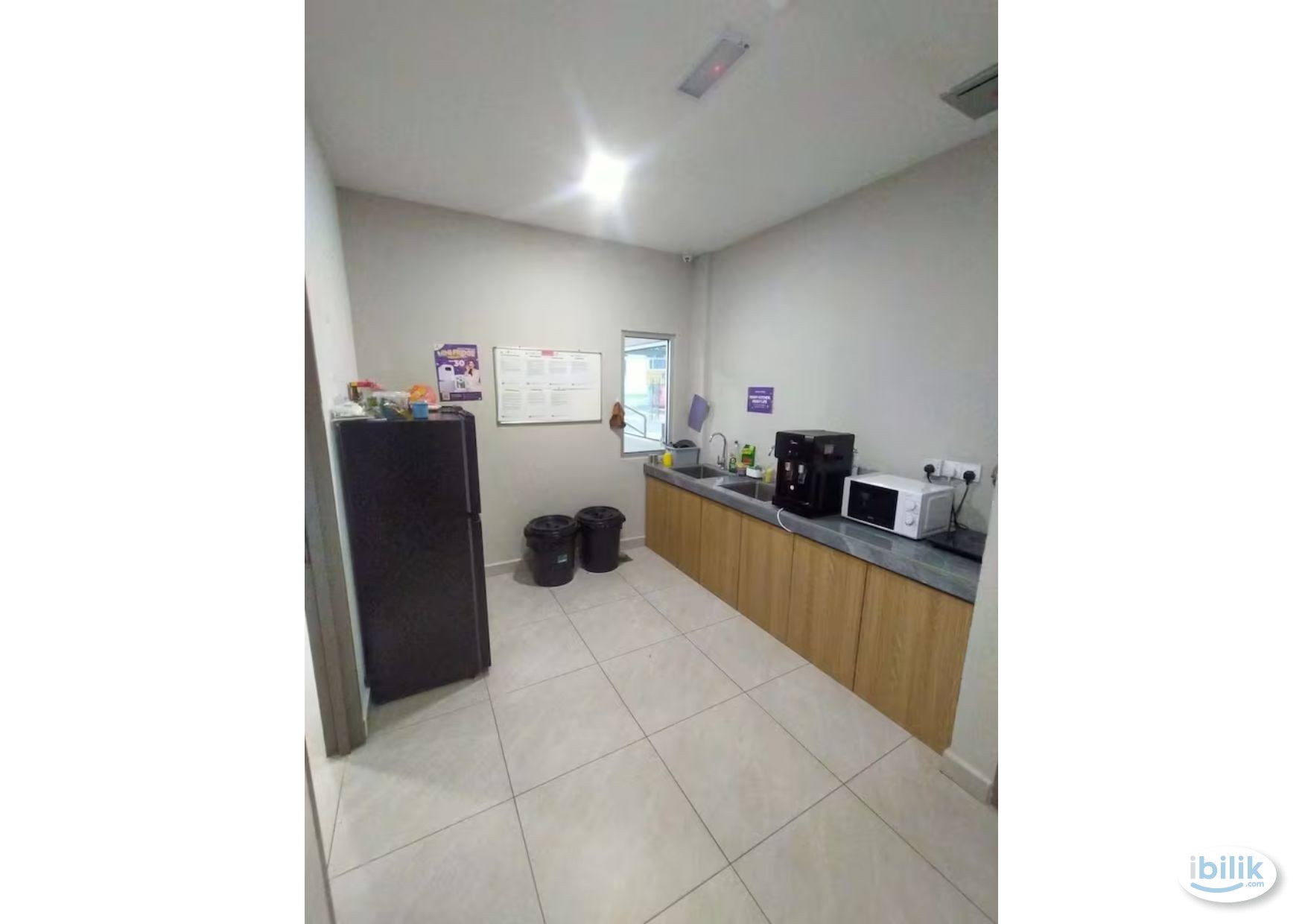 Image 2 of Middle Room at Kentonmen - Room rental in 