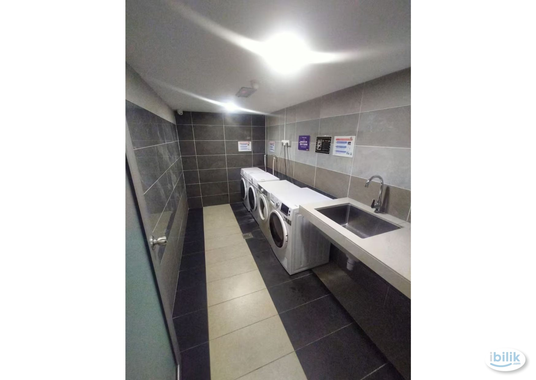 Image 3 of Middle Room at Kentonmen - Room rental in 