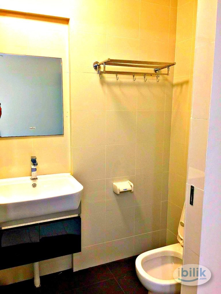 Image 2 of Small Bedroom @ Blk 107 Gangsa Road (Bt Panjang MRT) - Room rental in 