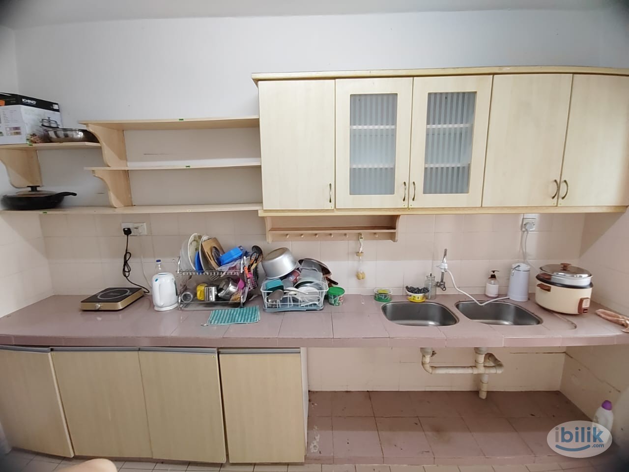 Image 4 of Medium Room with Aircond @ Ara Damansara ，5 Min Walk To LRT,Near to Grocery shop,Mall, Subang Airport - Room rental in 