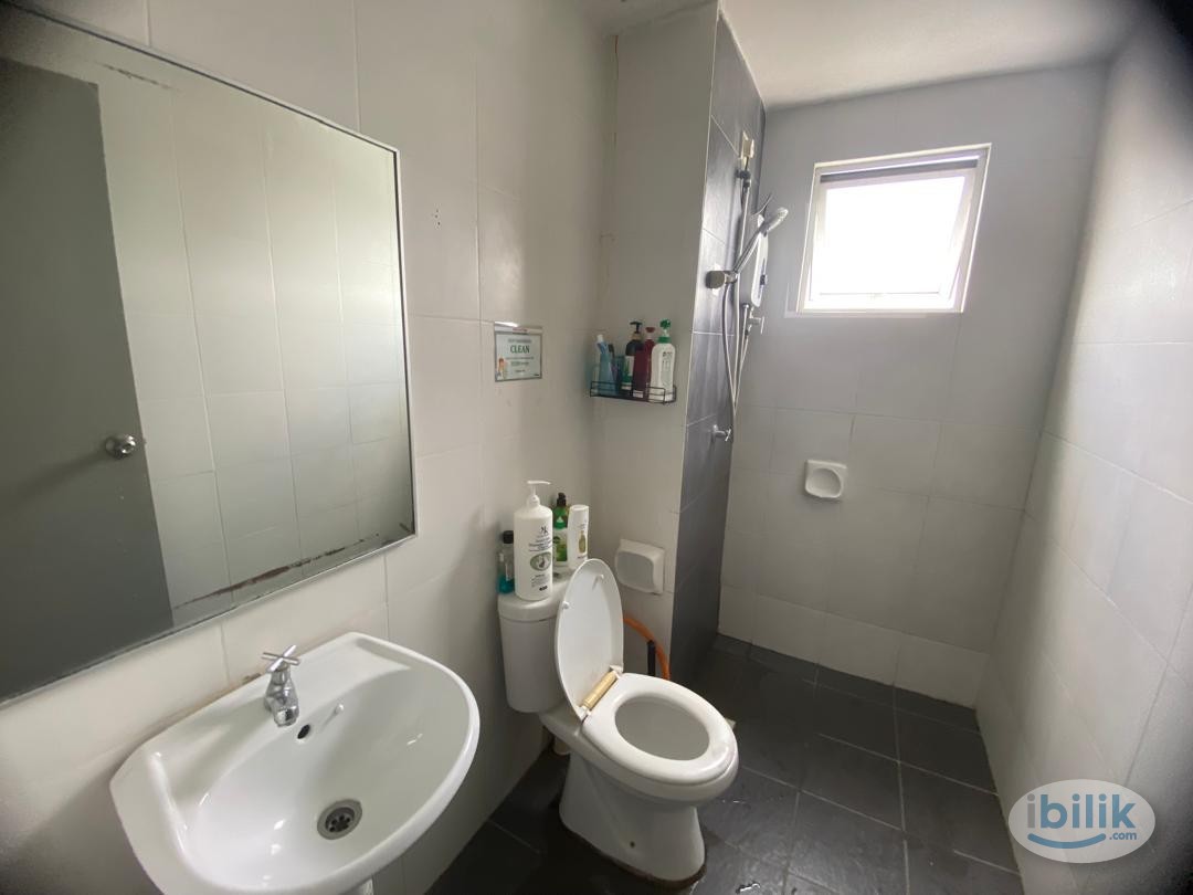 Image 2 of FEMALE UNIT Master Room at Casa Residenza, Kota Damansara - Room rental in 