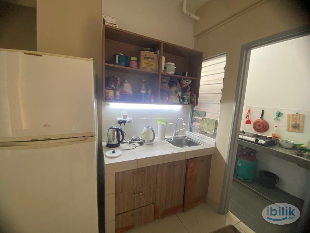 Image 3 of FEMALE UNIT Master Room at Casa Residenza, Kota Damansara - Room rental in 