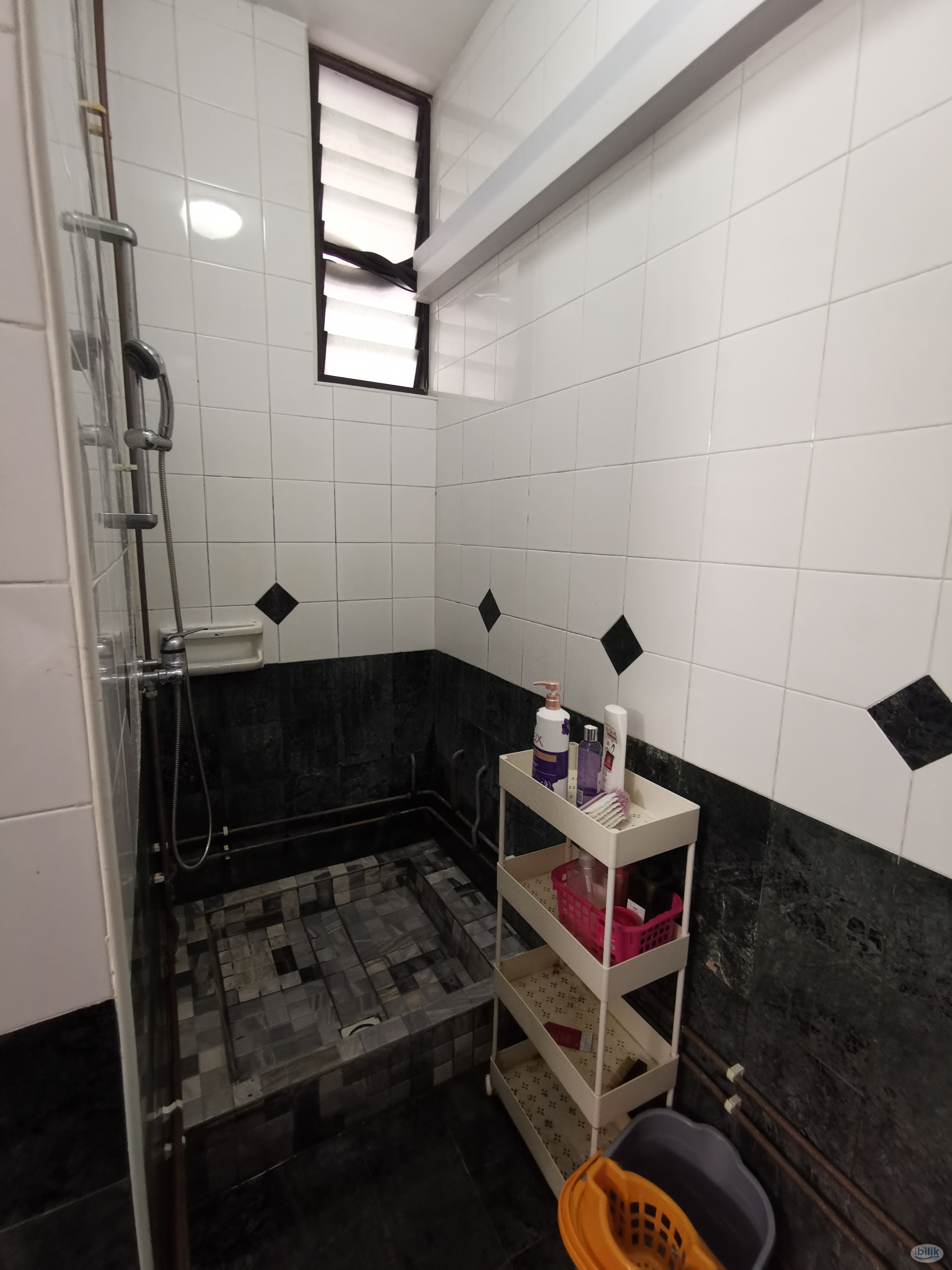 Image 3 of Room for Rent / River Valley (Somerset MRT) / Common Room / 1 Pax Stay / Available Immediate/ RM2 - Room rental in 