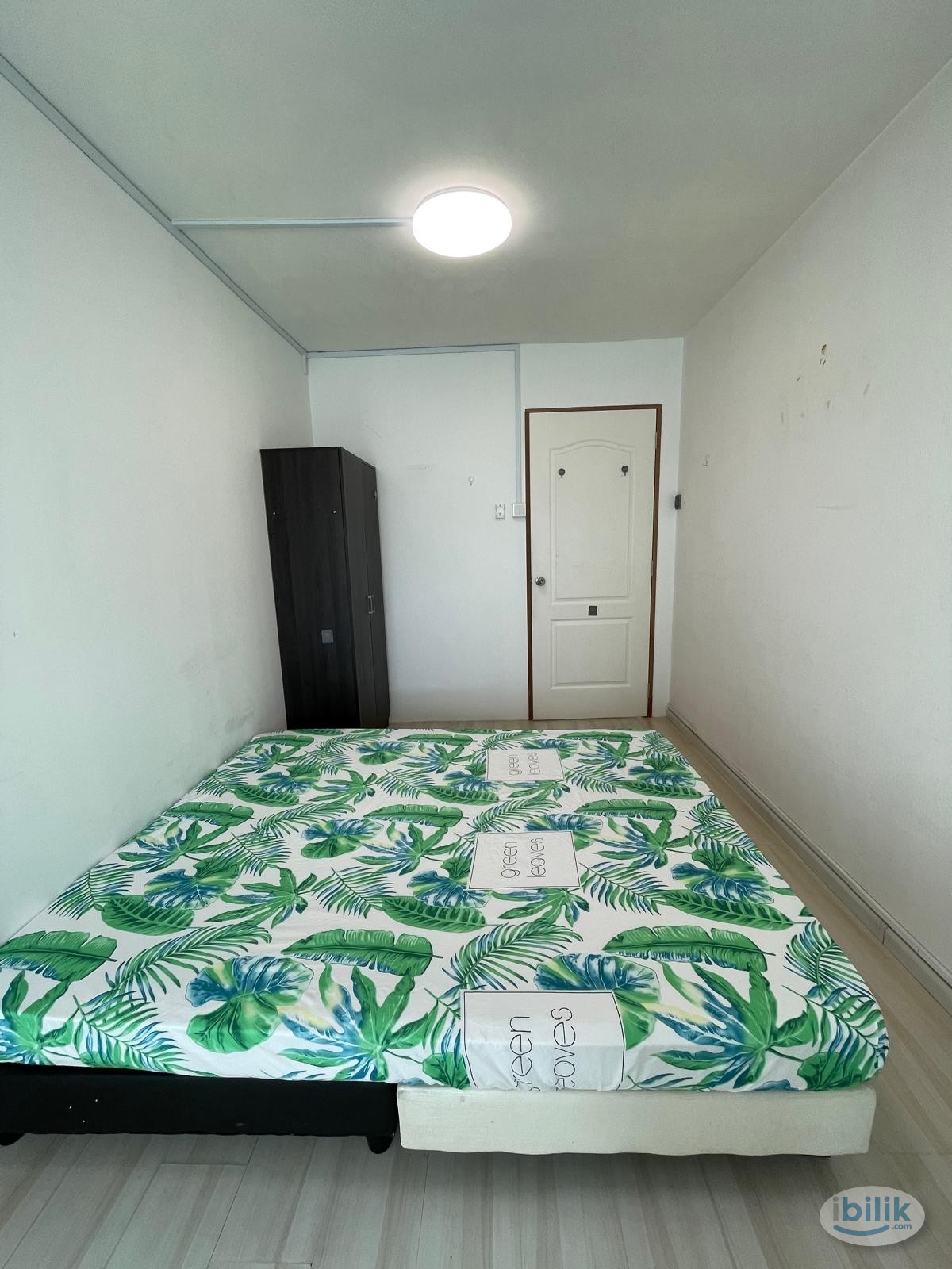 Image 1 of Room for Rent / Jurong East MRT / Deluxe Queen Room / 1-2 Pax Stay / 23 August / RM1 - Room rental in 