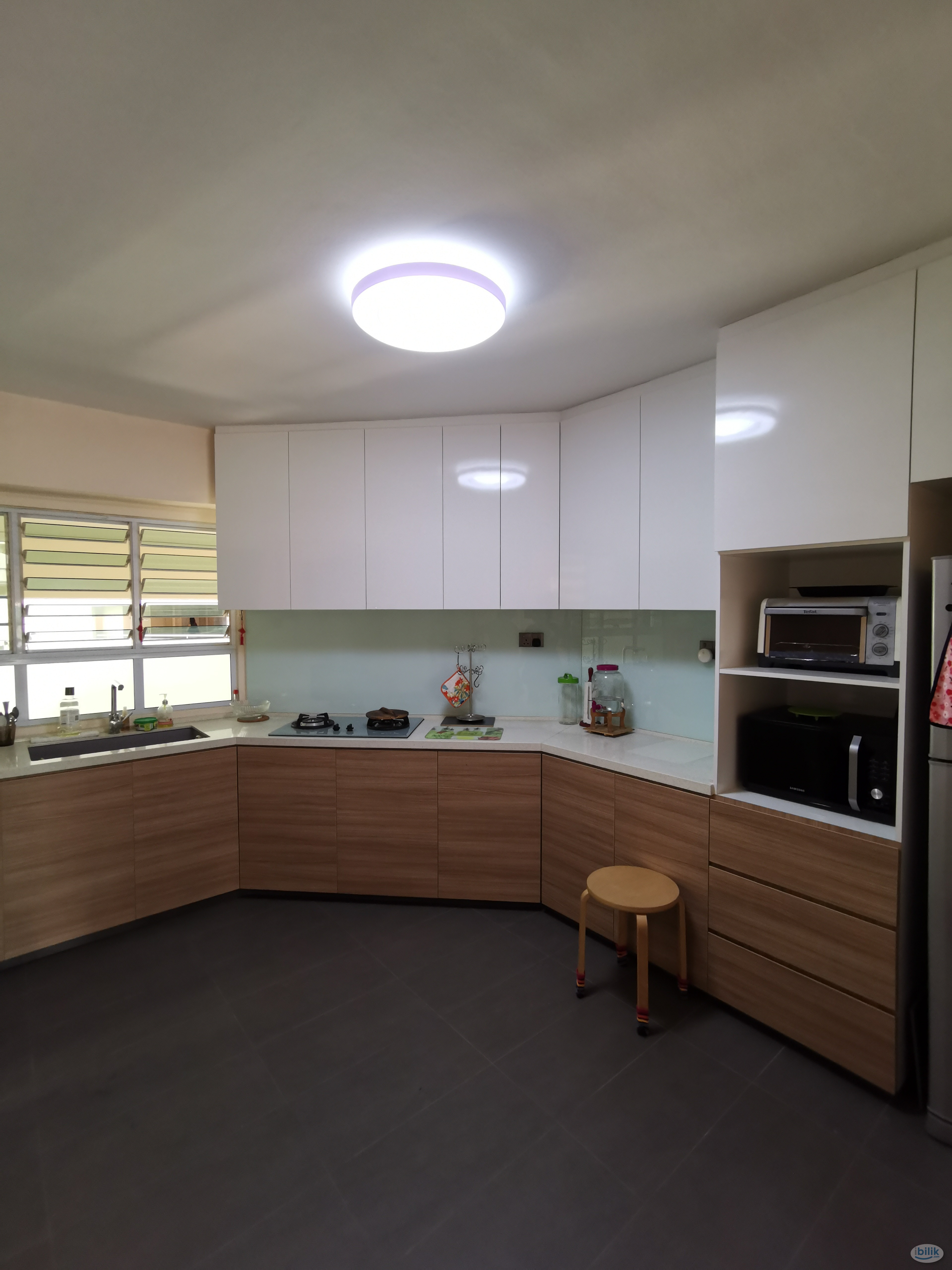 Image 4 of Room for Rent / Jurong East MRT / Deluxe Queen Room / 1-2 Pax Stay / 23 August / RM1 - Room rental in 