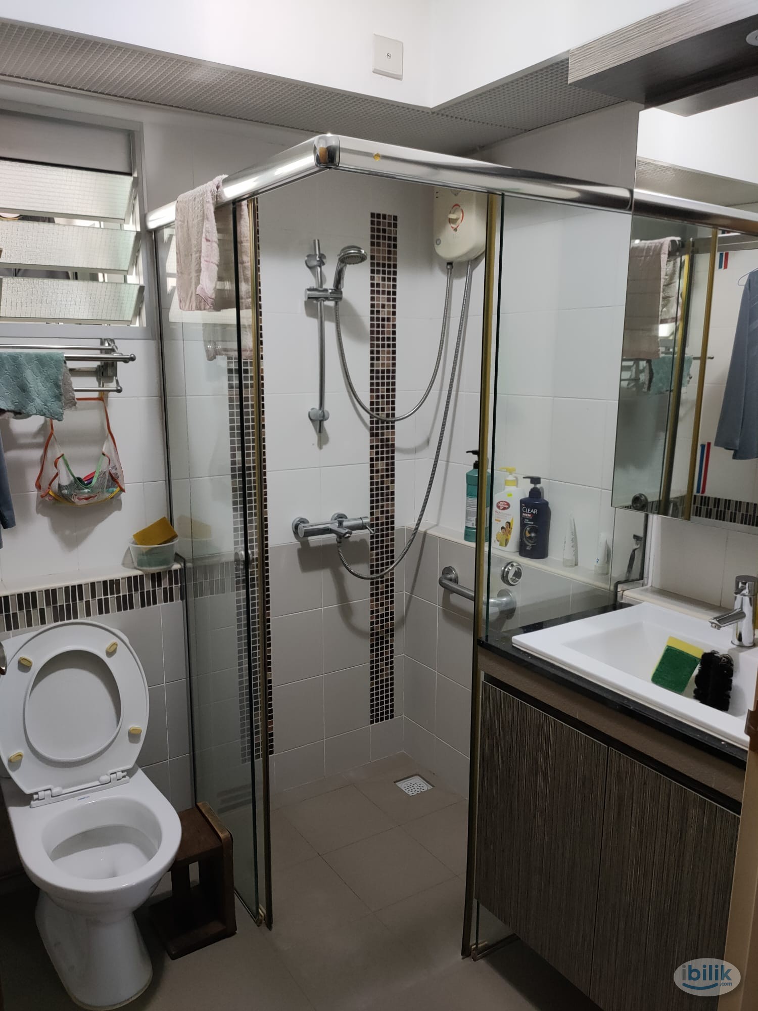 Image 4 of Middle Room at Kallang, Singapore - Room rental in 