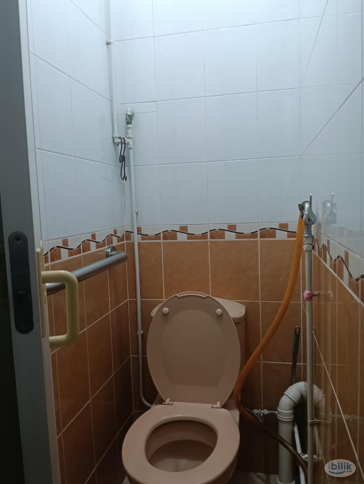 Image 4 of Chinatown @ Blk 4 Sago Lane - Room rental in 