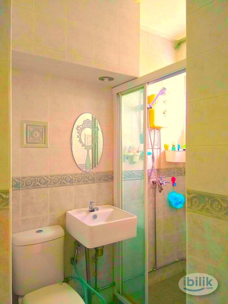 Image 2 of ROOM SHARE - Common Bedroom @ Blk 121 Pasir Ris Street 11 - Room rental in 