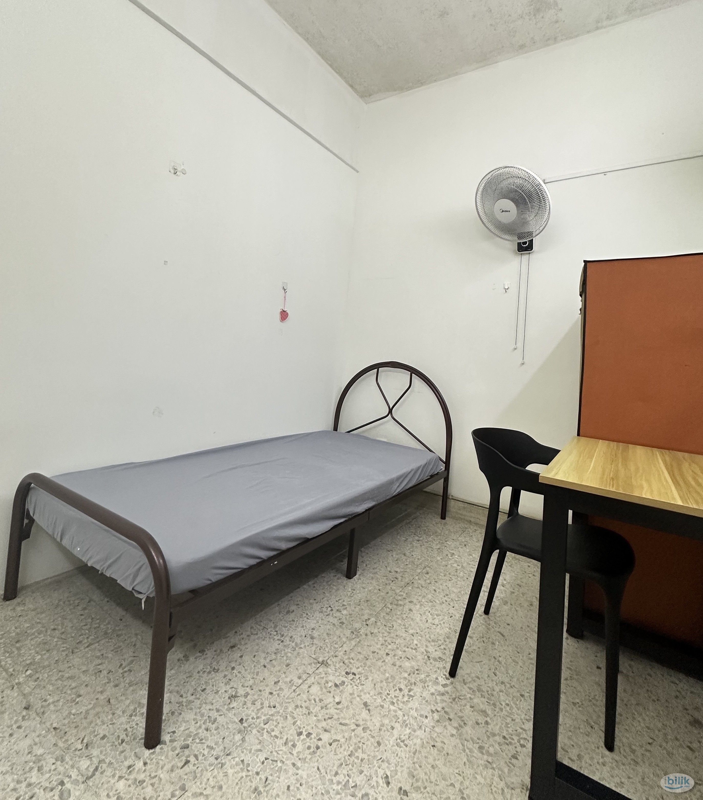 Image 1 of 👯‍♀️FEMALE UNIT NEAR LRT TAMAN PARAMOUNT 🚊 MOVE IN IMMEDIATELY WITH ZERO DEPOSIT - Room rental in 