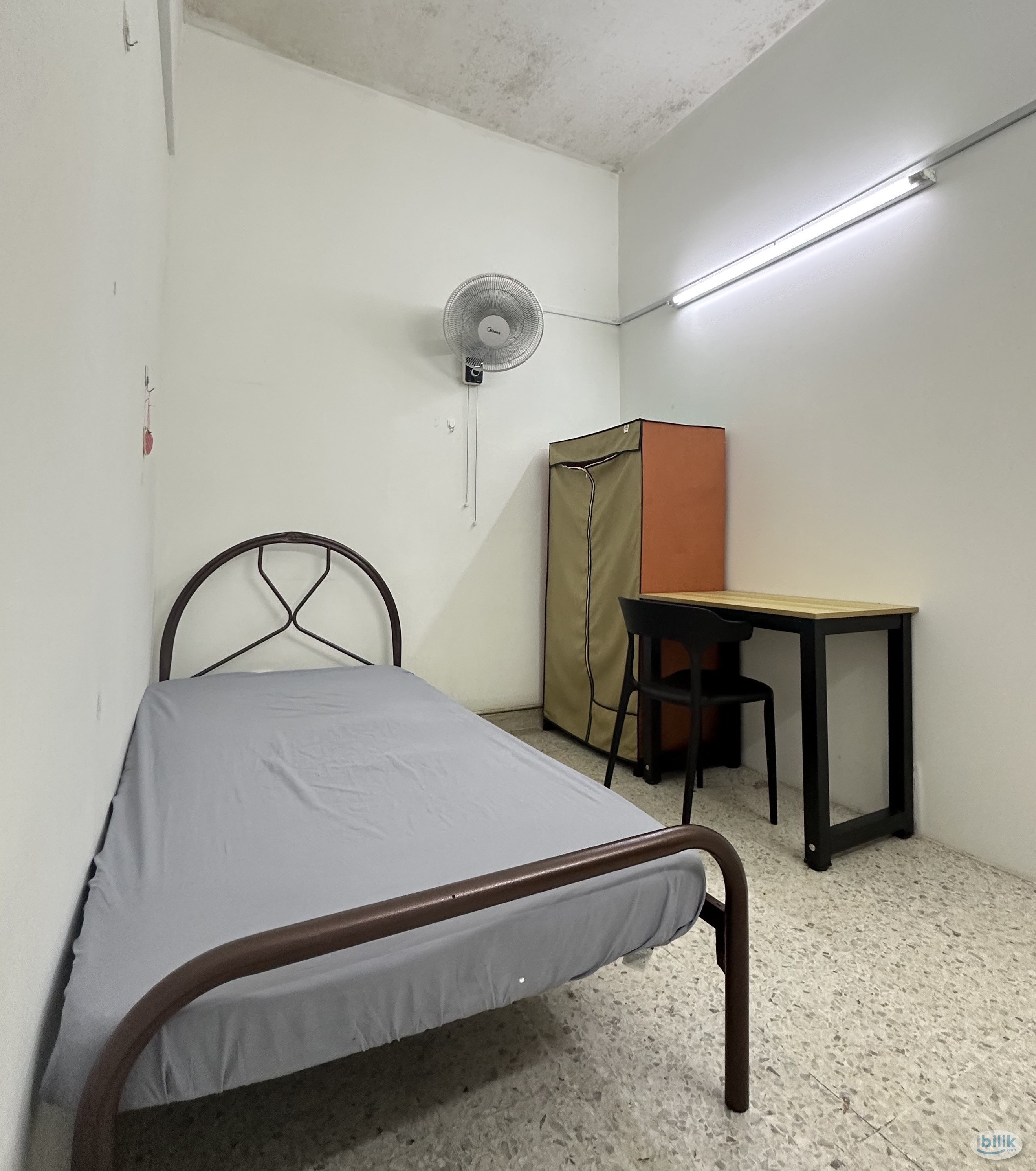 Image 2 of 👯‍♀️FEMALE UNIT NEAR LRT TAMAN PARAMOUNT 🚊 MOVE IN IMMEDIATELY WITH ZERO DEPOSIT - Room rental in 