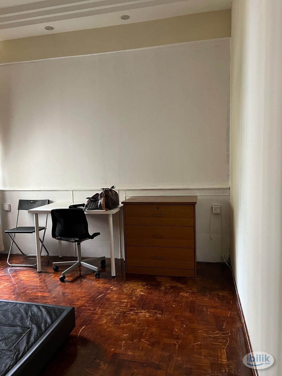 Image 3 of Room for Rent / Paya Lebar – Aljunied – Dakota MRT / Master Room / 1-2 pax stay / Available Immediate / RM1 - Room rental in 