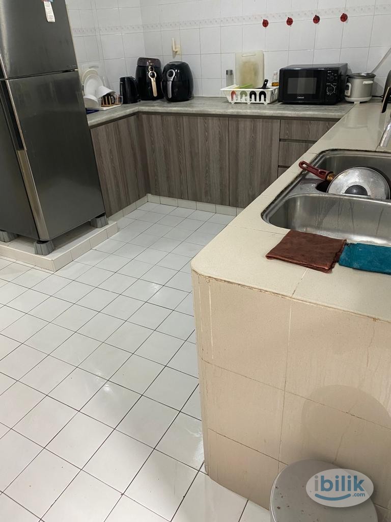 Image 4 of Room for Rent / Paya Lebar – Aljunied – Dakota MRT / Master Room / 1-2 pax stay / Available Immediate / RM1 - Room rental in 