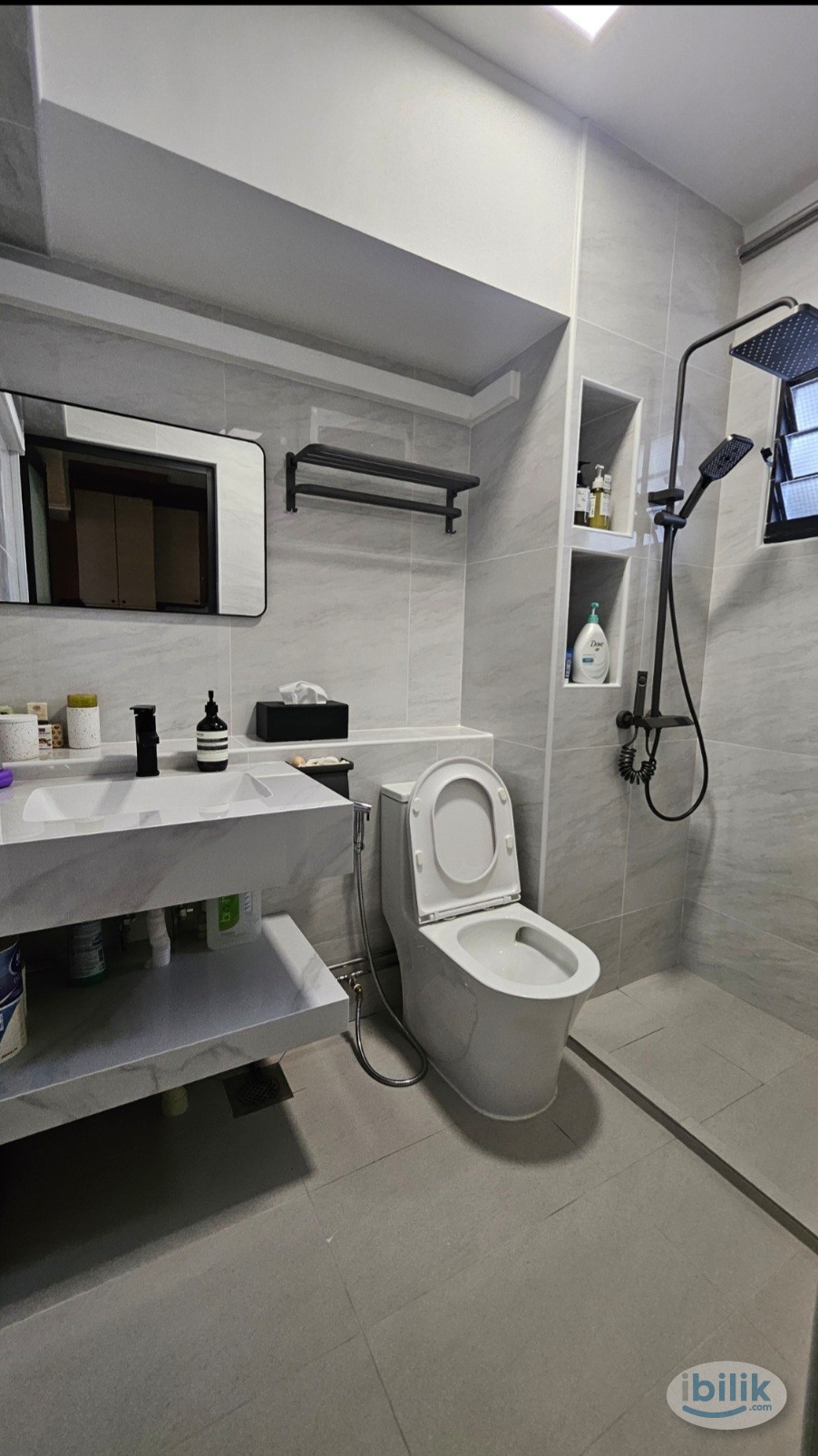 Image 3 of Middle Room at Woodlands, Singapore - Room rental in 