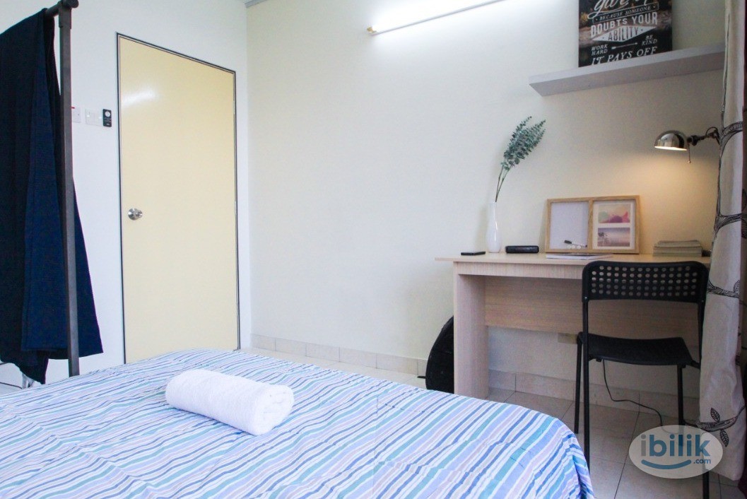 Image 3 of [Balcony middle] 🚶‍♀️ 6 min to MRT Surian | Doorstep to mini market/laundry/cafe, 1 Station SEGi College, IKEA, 2 Stations 1 Utama,  3 Stations TTDI - Room rental in 