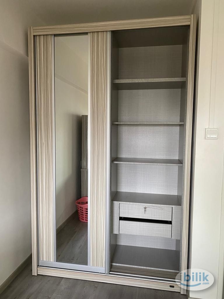 Image 2 of Private middle room - Room rental in 