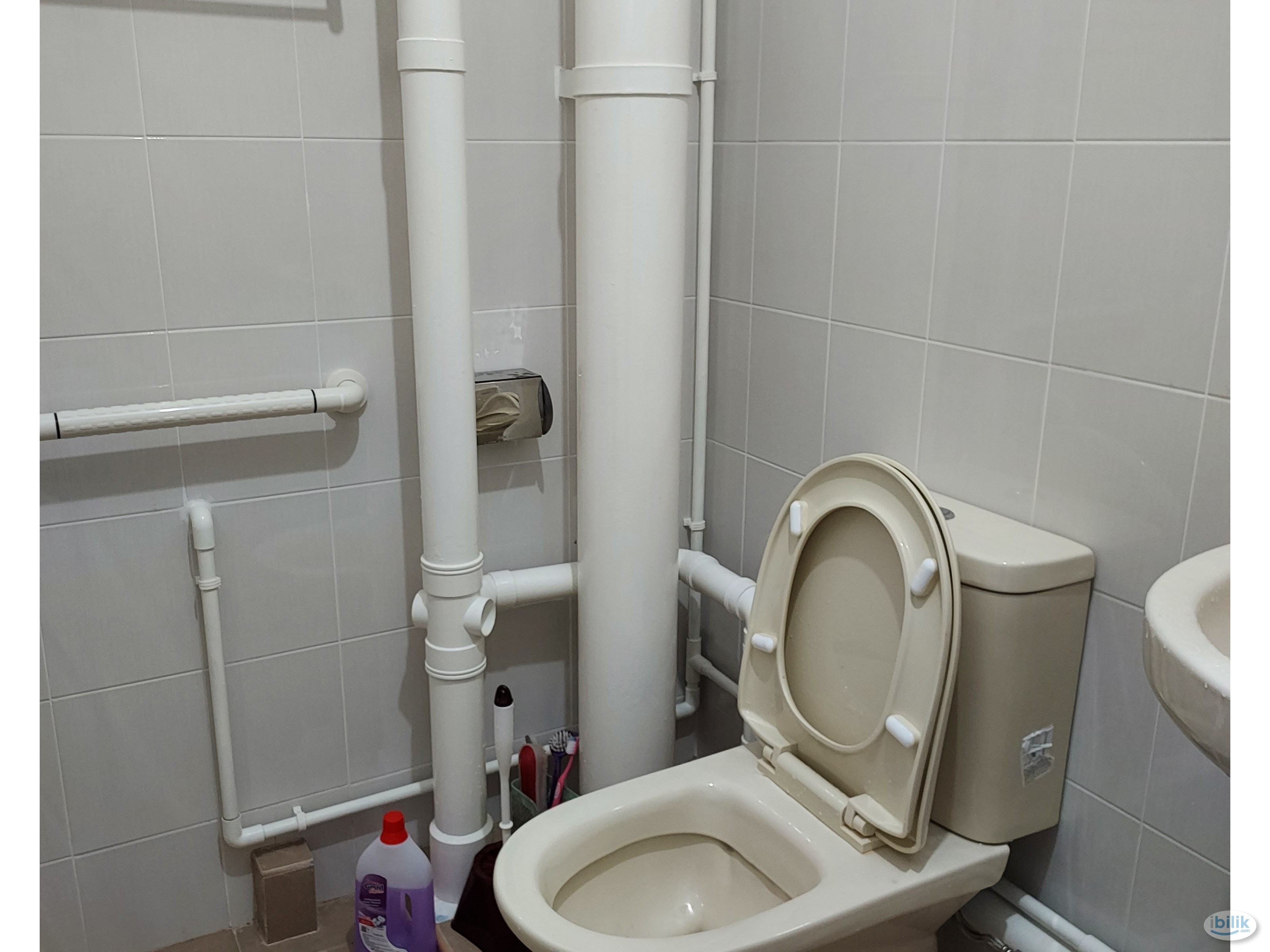 Image 5 of Single Room at Bukit Batok, Singapore - Room rental in 