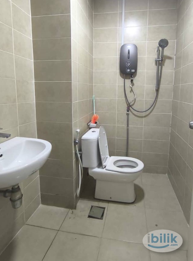 Image 4 of 🤩 MERDEKA PROMOTION , ONLY 100 🤑 MOVE IN FEE . MOVE IN IMMEDIATELY WITH ZERO DEPOSIT @ USJ ‼️ - Room rental in 