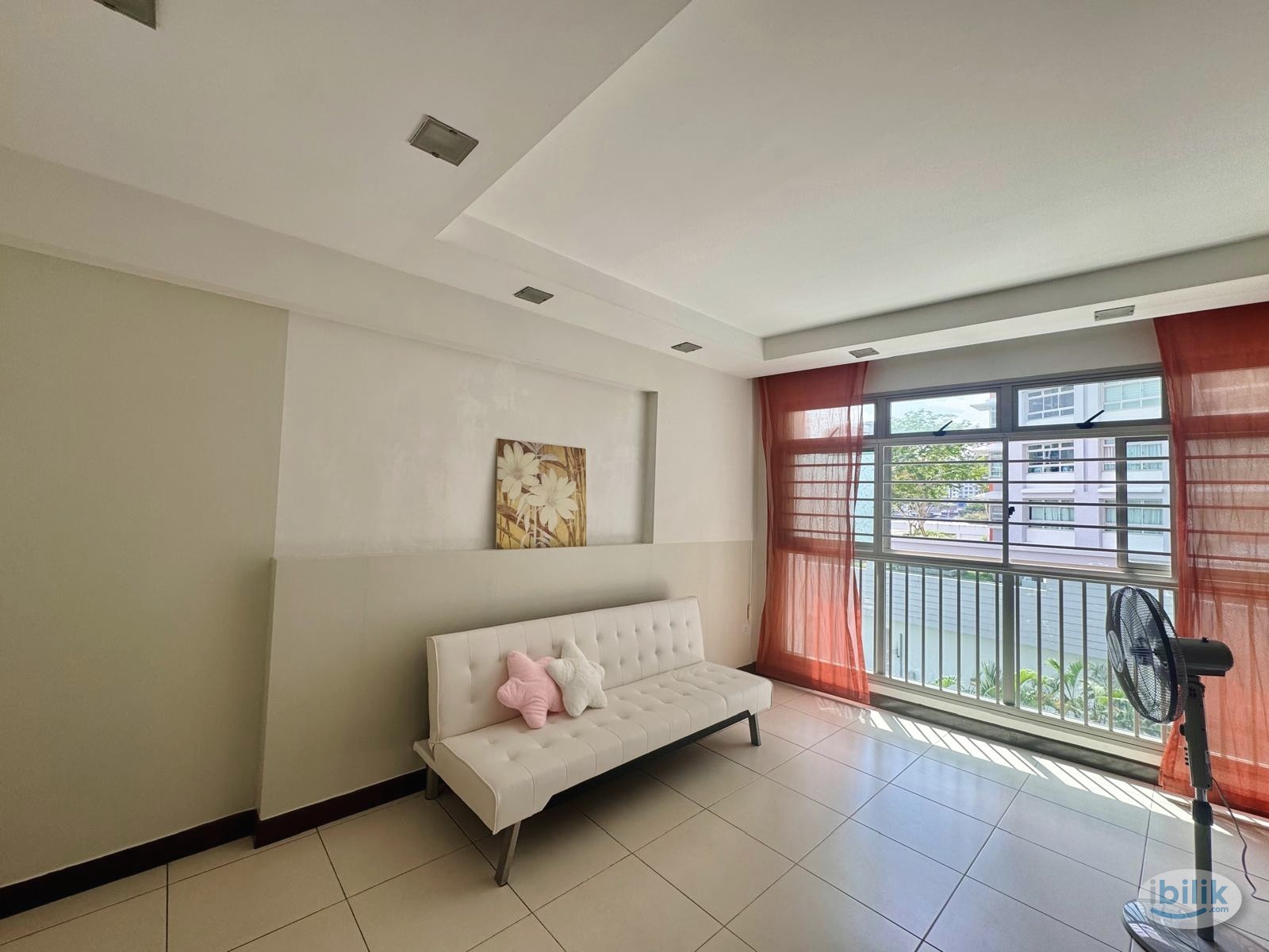Image 1 of Middle Room at Sengkang, Singapore - Room rental in 