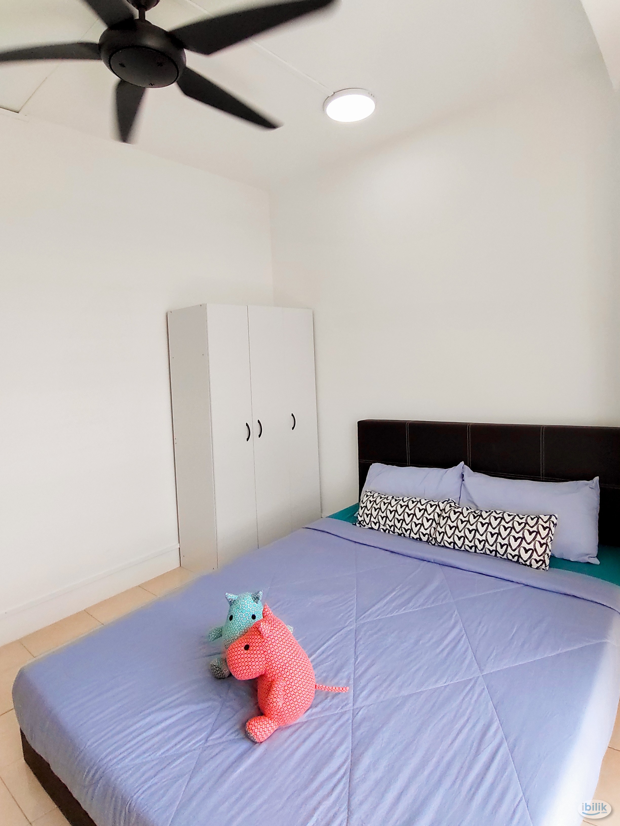 Image 3 of Near Help UNI🏫New Conditions Unit🤩Middle Queenbedroom with windows and AC located in Seri Atria Apartment - Room rental in 