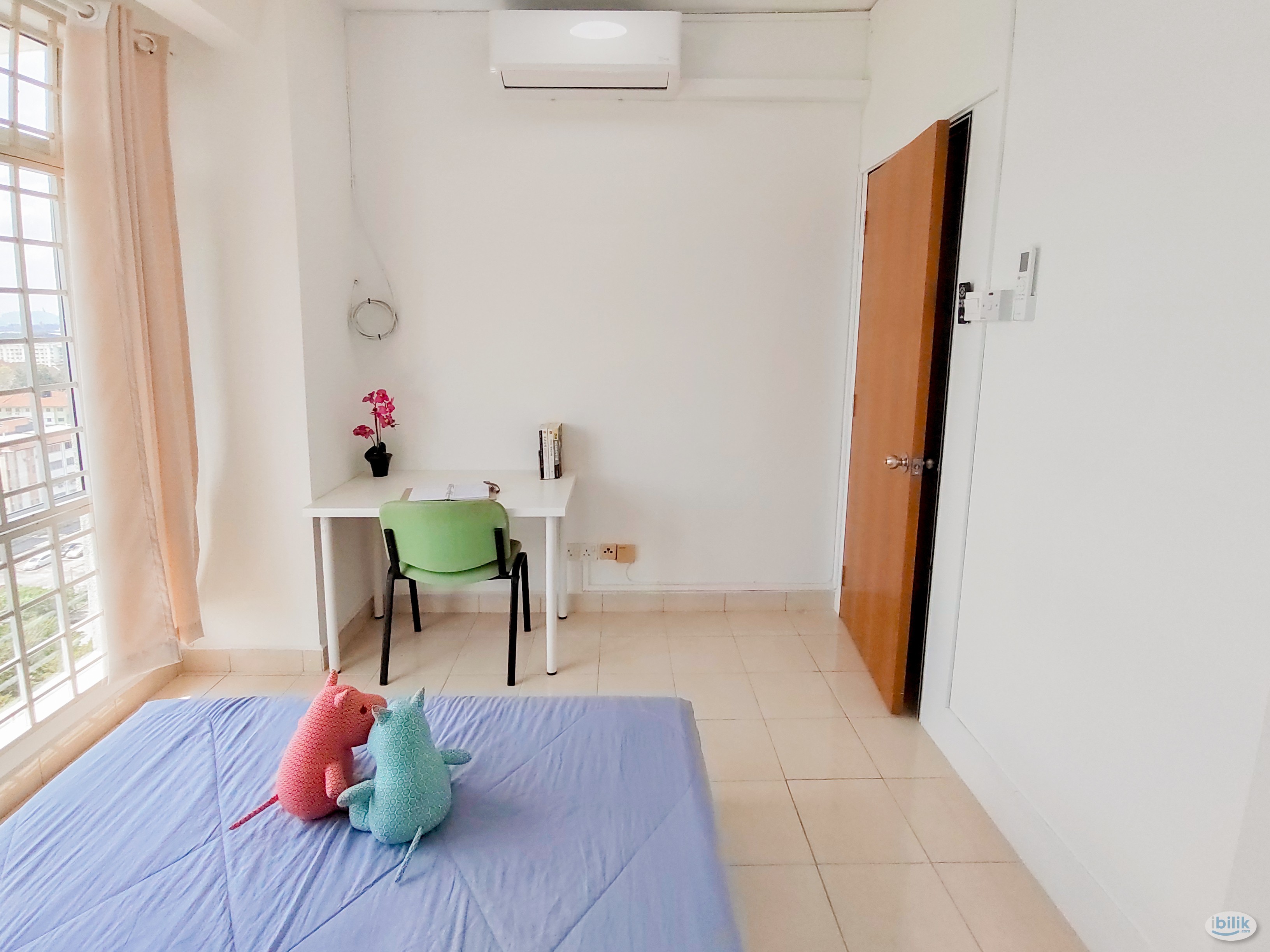 Image 3 of Best Pricing now😍New rennovation Middle Queenbedroom with windows and AC located in Seri Atria Apartment, Subang bestari - Room rental in 