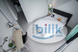 Room Rental in Malaysia - Beside KTM Station 🚆Include Utilities ✅  Balcony Middle Queenbedroom with AC located in D'sands residence, Old klang road