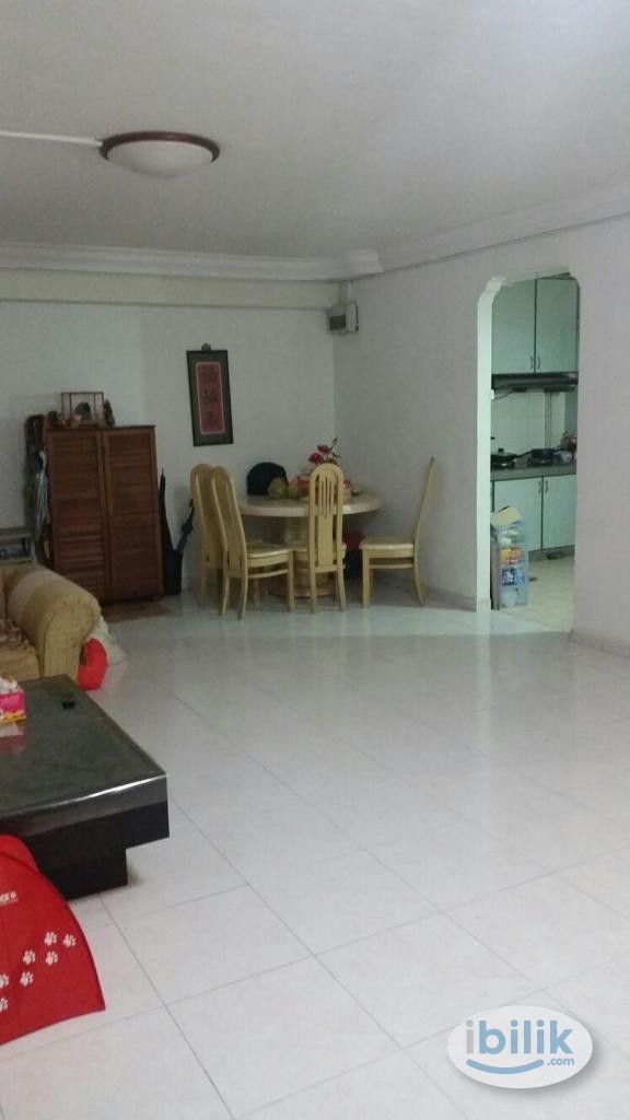 Image 2 of blk 284 jurong east share room - Room rental in 