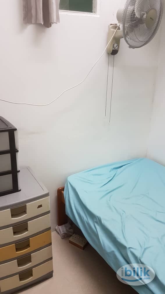 Image 1 of Condominium unit for rent near Hougang MRT Station, Singapore - Room rental in 